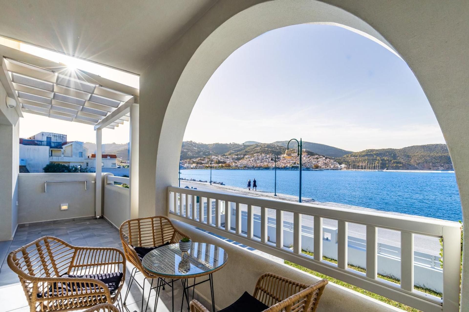 Deluxe Suite with Sea View