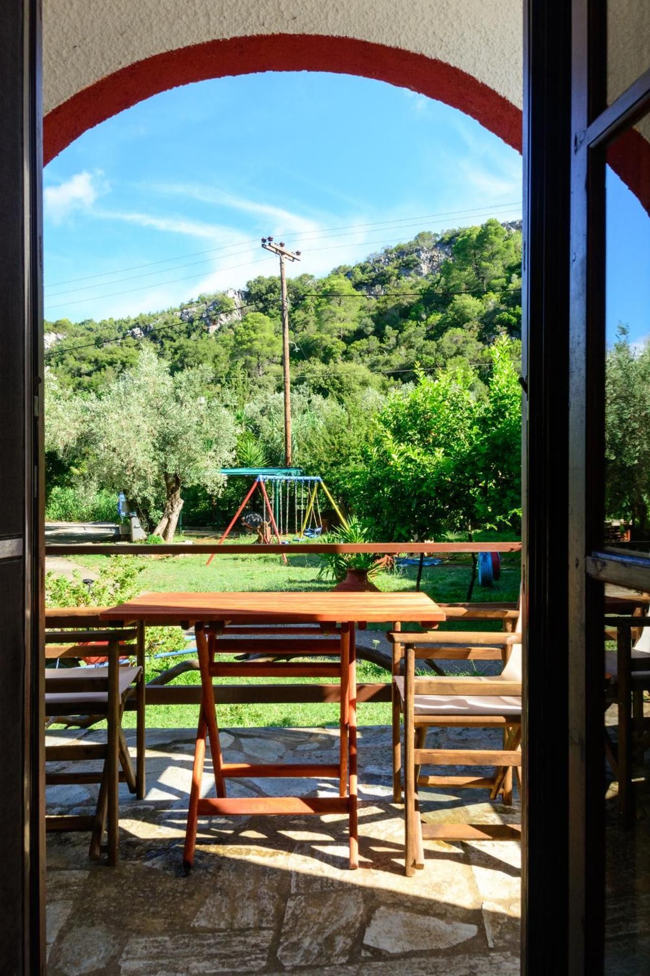 Studio with Double Bed and Garden View