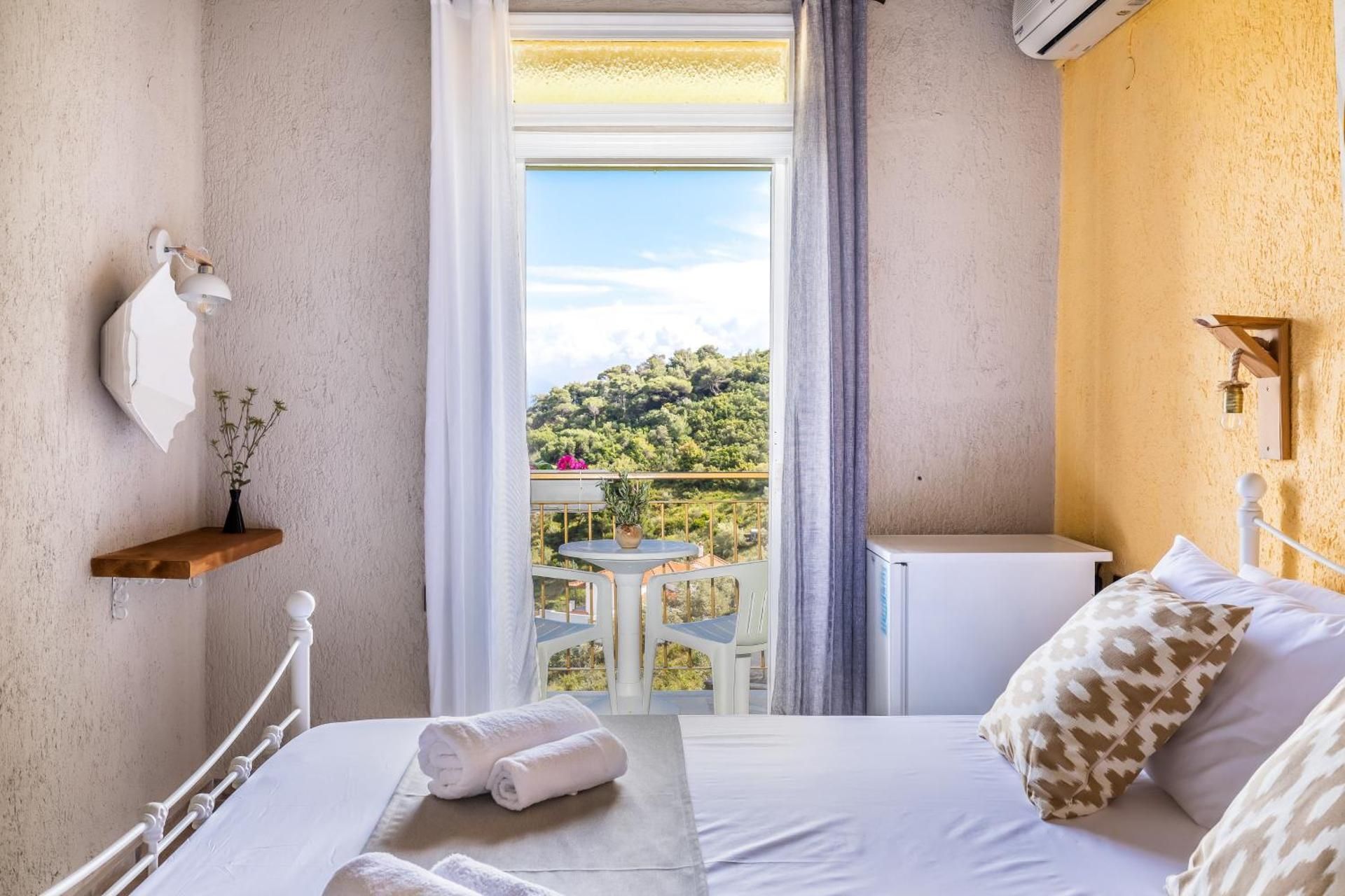 Double Room with Balcony and Sea View