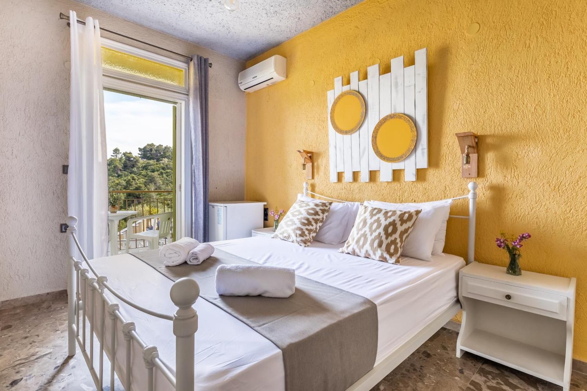 Double Room with Balcony and Sea View