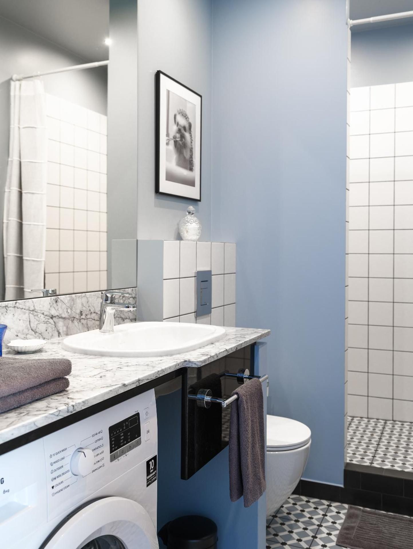 Deluxe One-Bedroom Apartment with City View