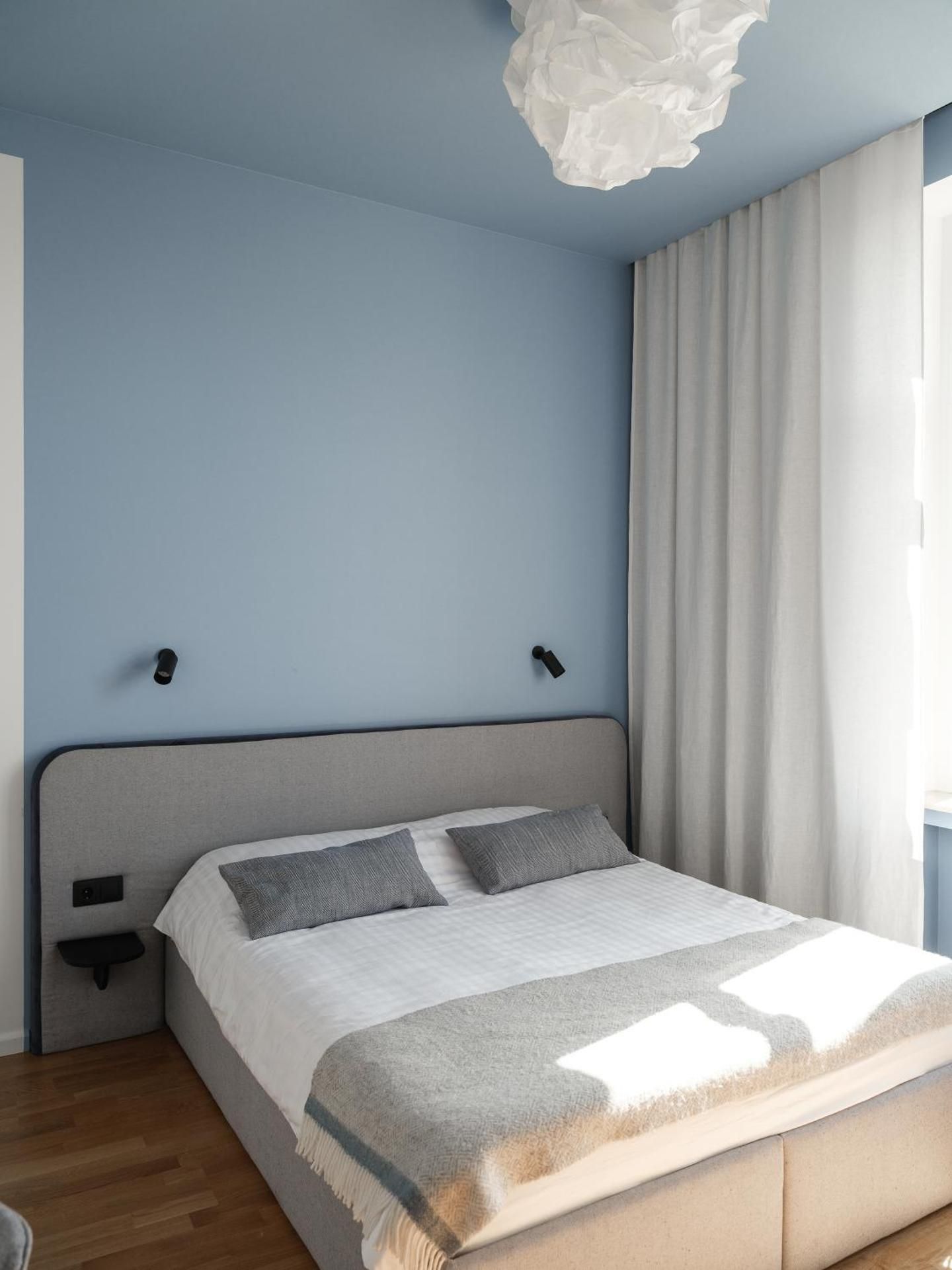 Deluxe One-Bedroom Apartment with City View