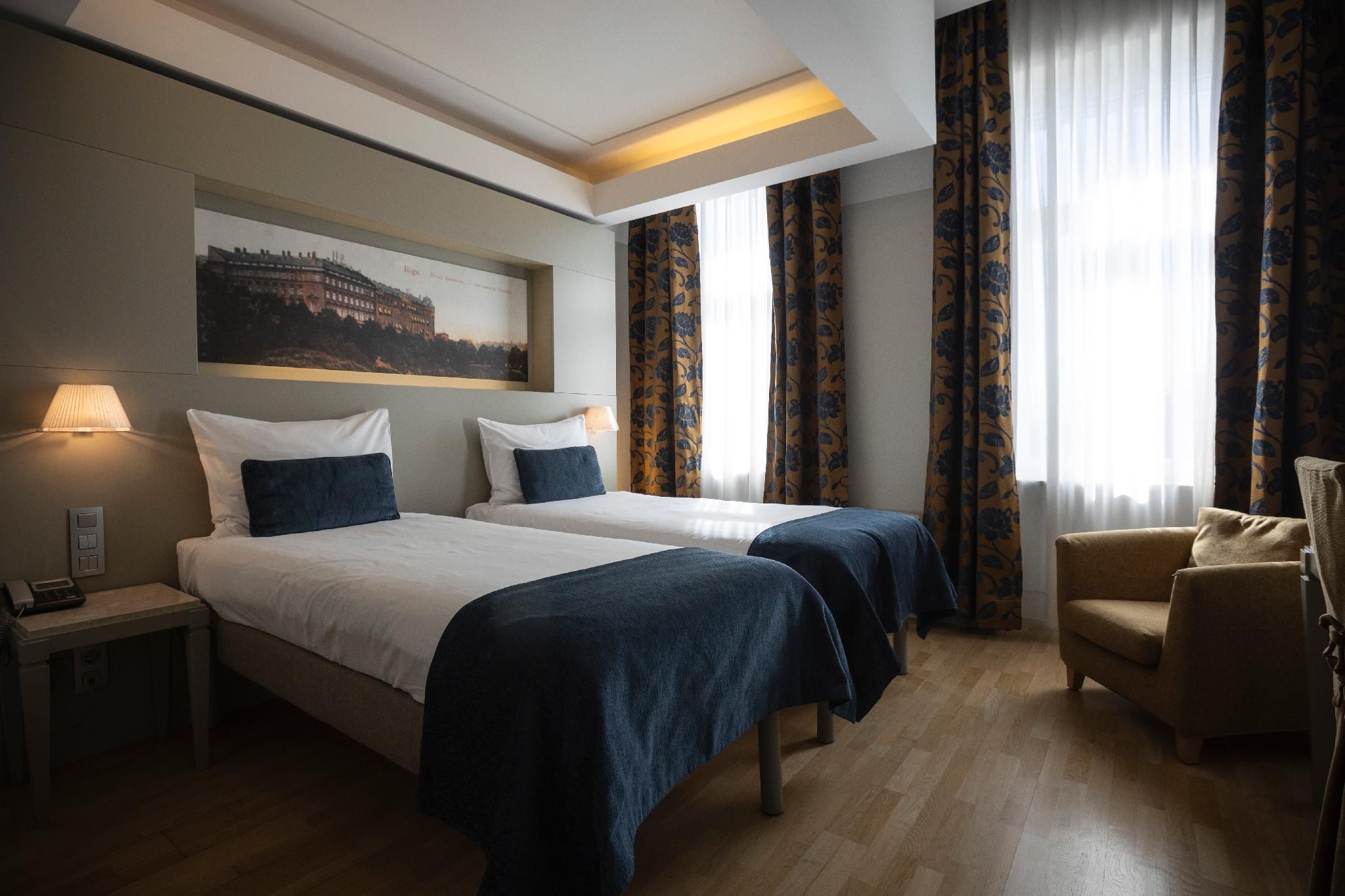 Opera Hotel Twin Room