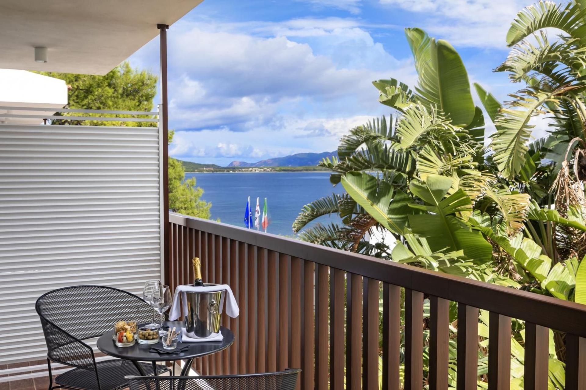 Double or Twin Room with Side Sea View