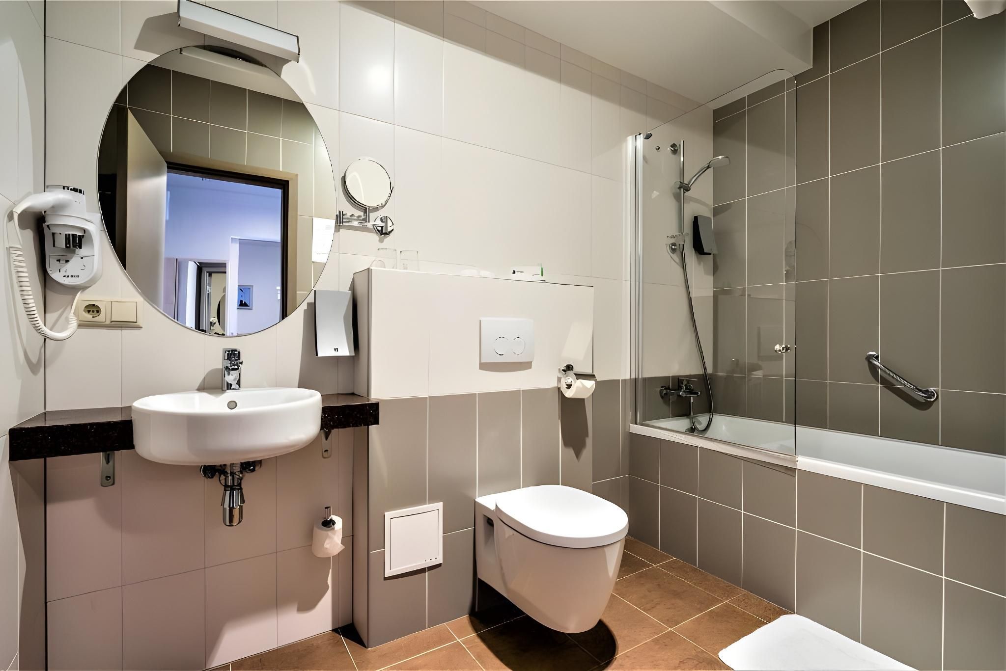 Suite with Daily Spa Access