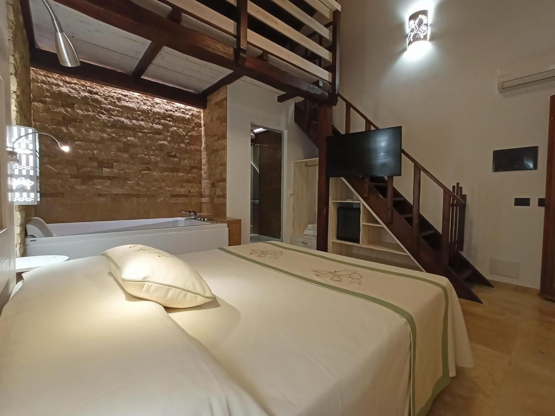 Double Room with Spa Bath