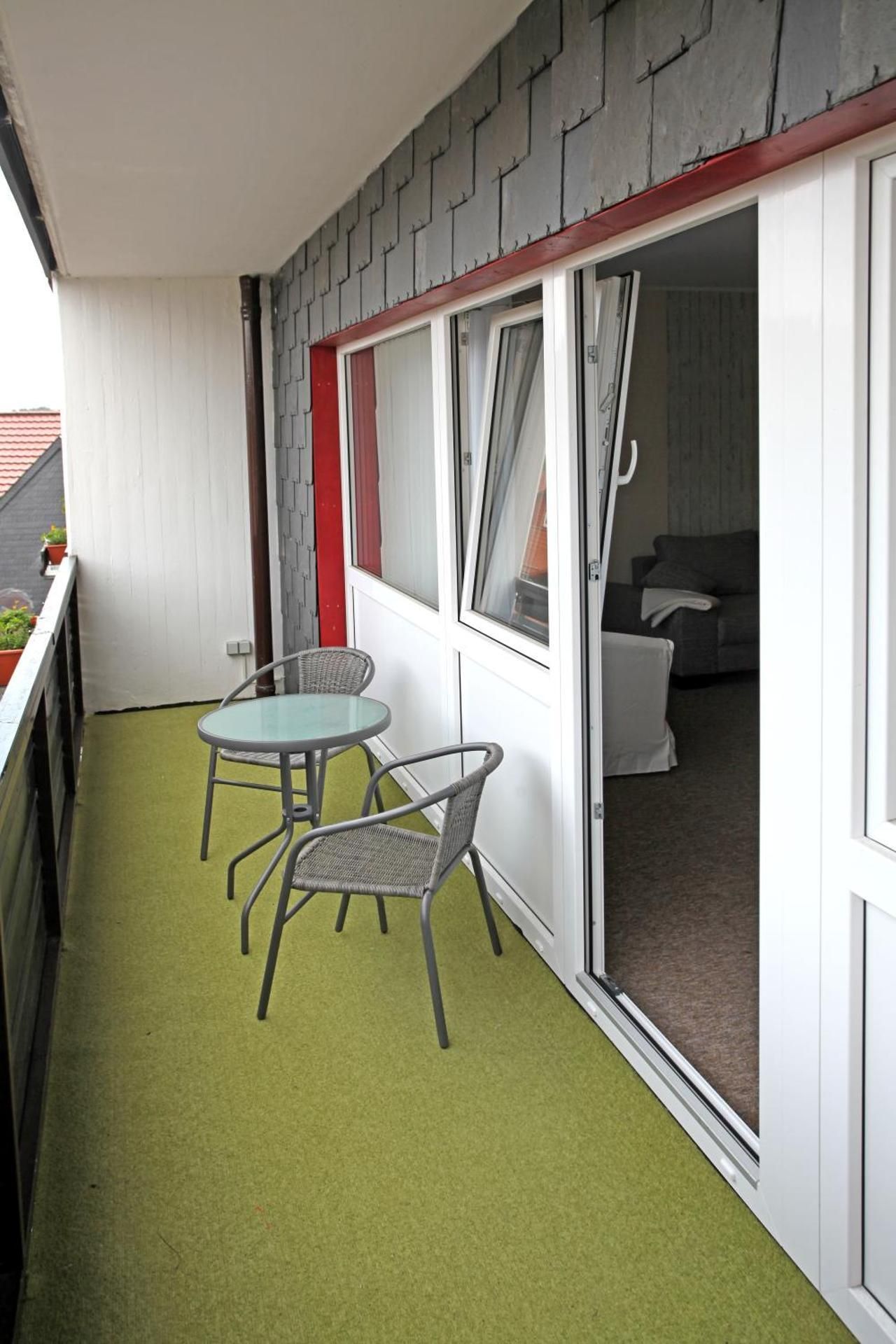 Deluxe One-Bedroom Apartment