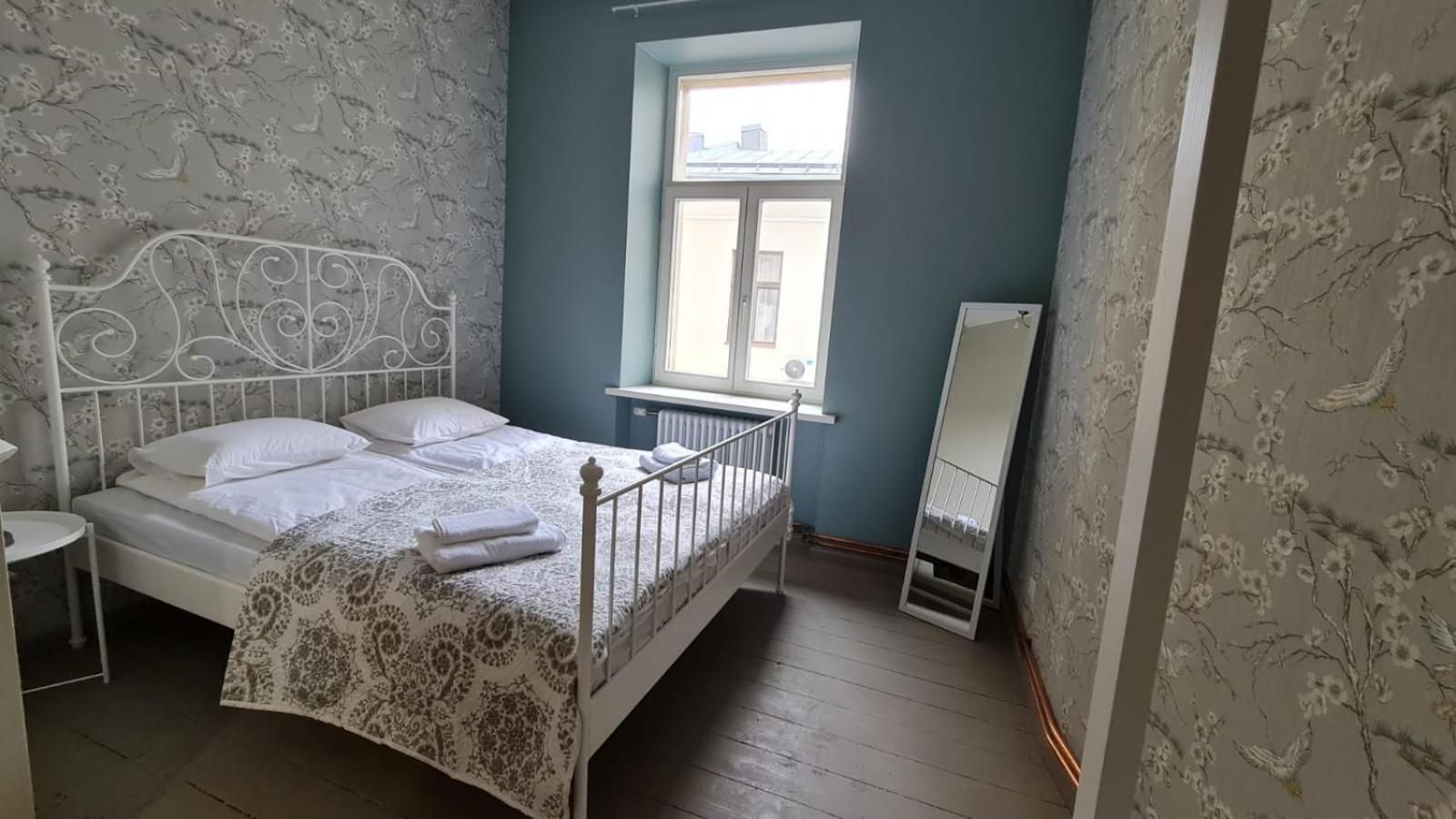 Blue Bird Hostel in Riga Old Town Double Room with Private Bathroom 2