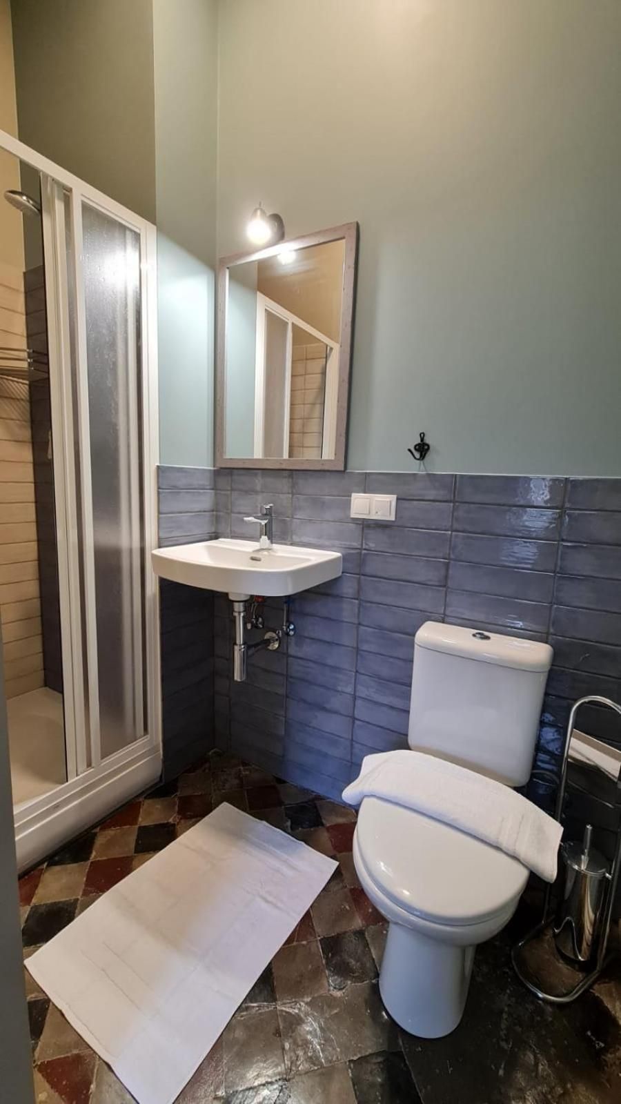 Blue Bird Hostel in Riga Old Town Double Room with Private Bathroom 3