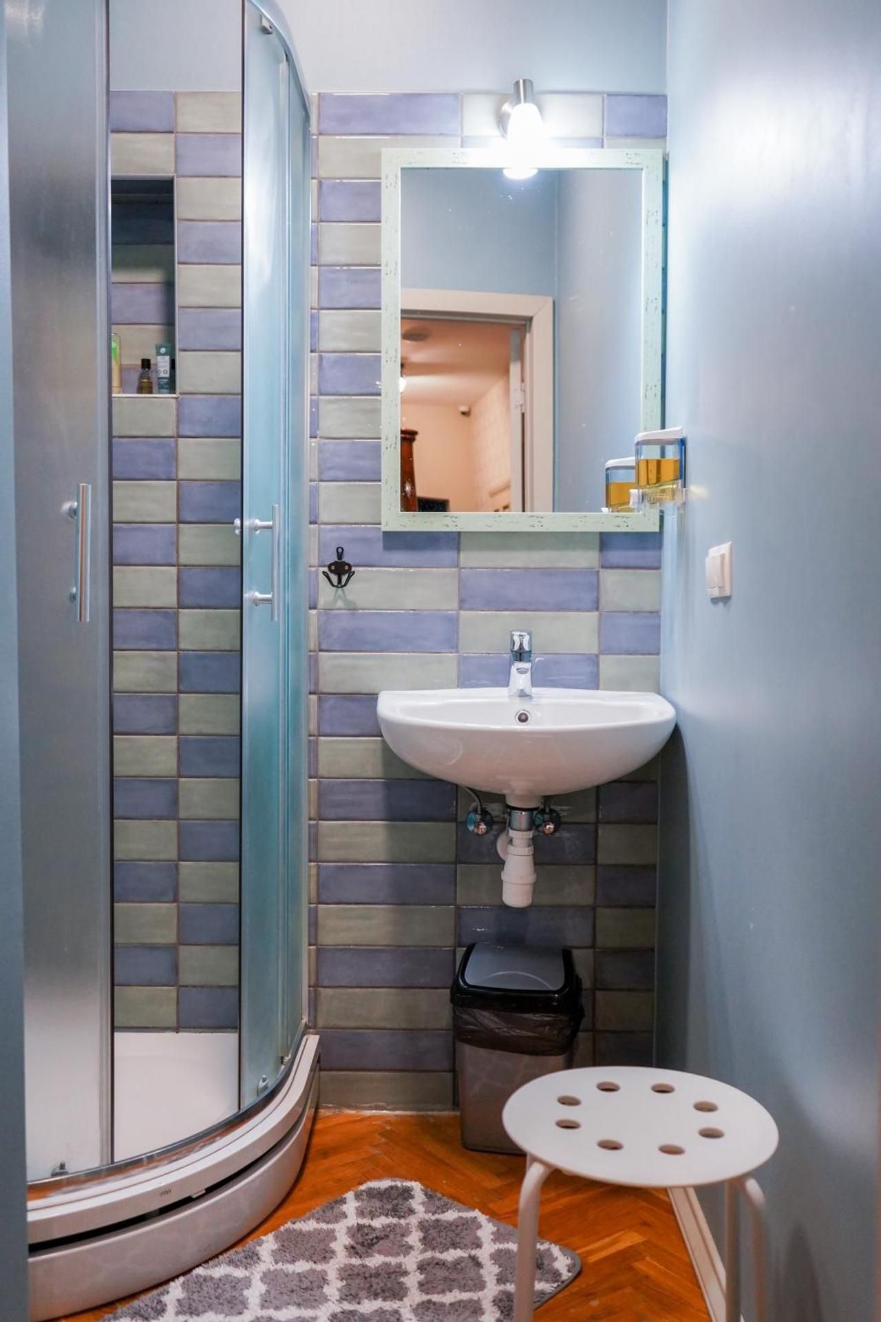 Bunk Bed in 8-Bed Female Dormitory Room