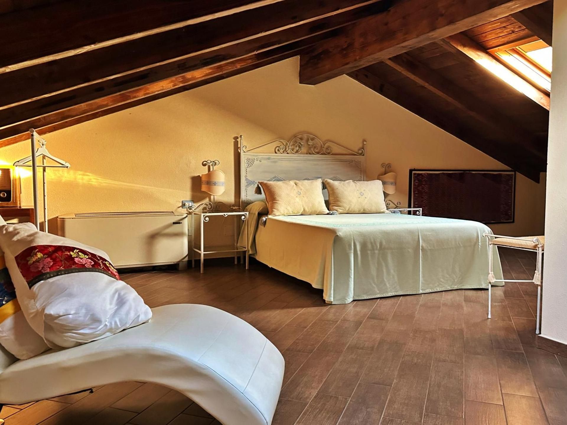 Classic Quadruple Room