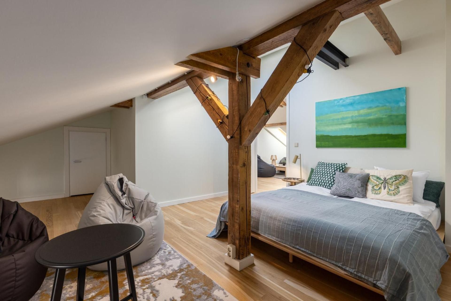 K1820 Family apartments Four-Bedroom Loft Apartment