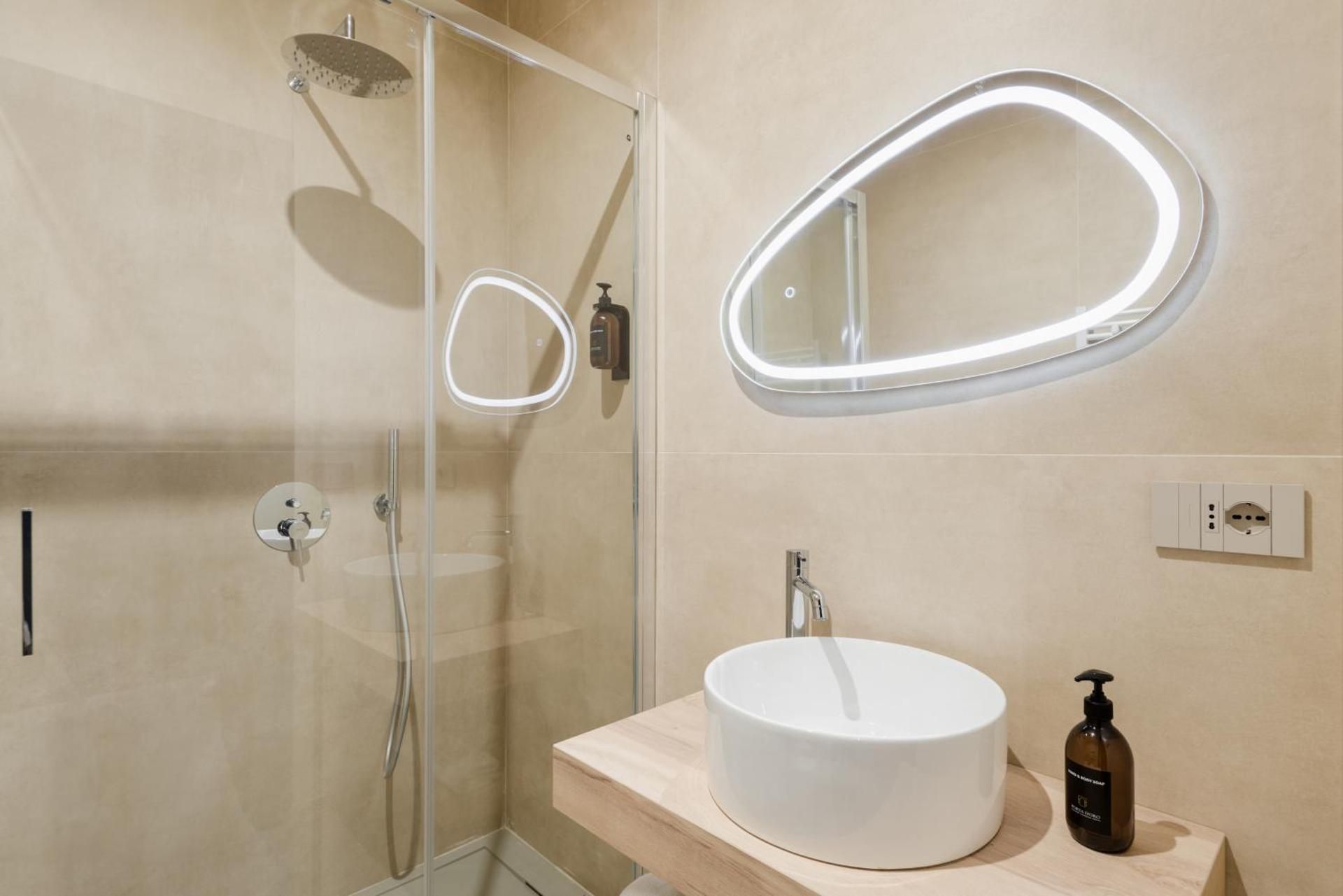 Suite with Spa Bath