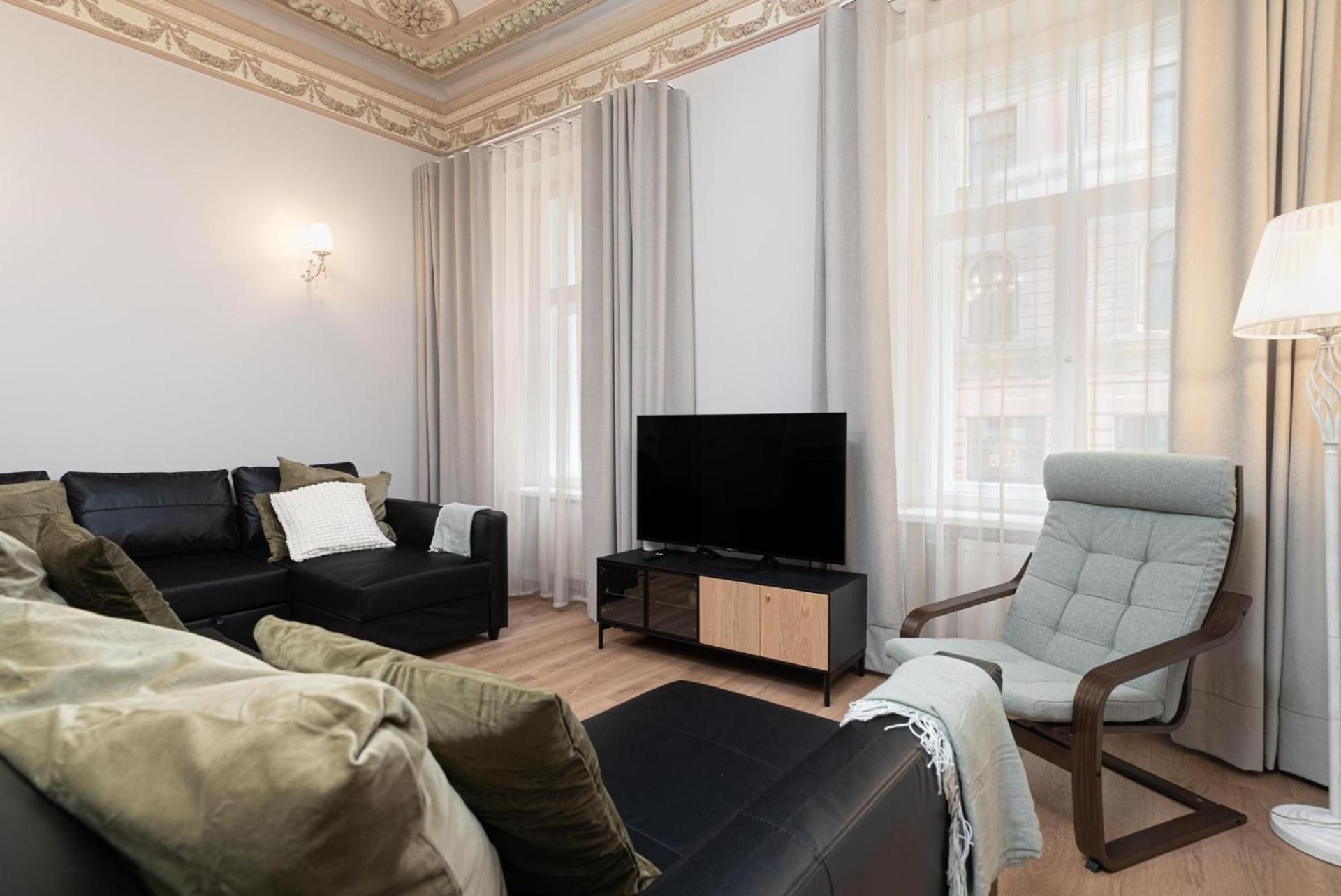 Four-Bedroom Luxury Apartment