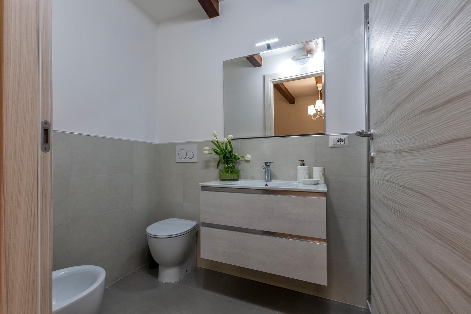Deluxe Room (2 Adults + 1 Child)