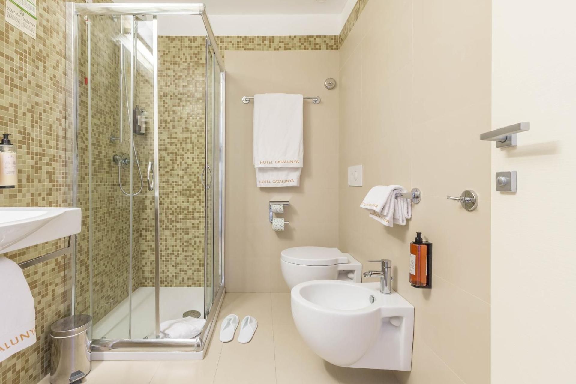 Double or Twin Room with Side Sea View