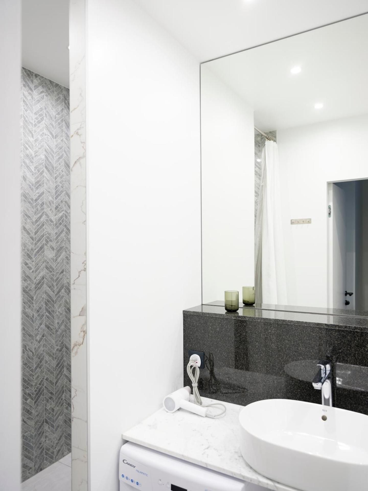 MIRO Rooms Skolas - quiet chic, free parking, self check-in One-Bedroom Apartment 2