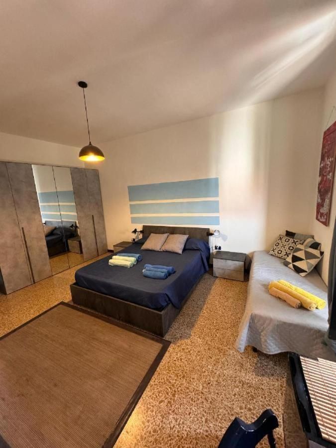 Basic Triple Room with Shared Bathroom