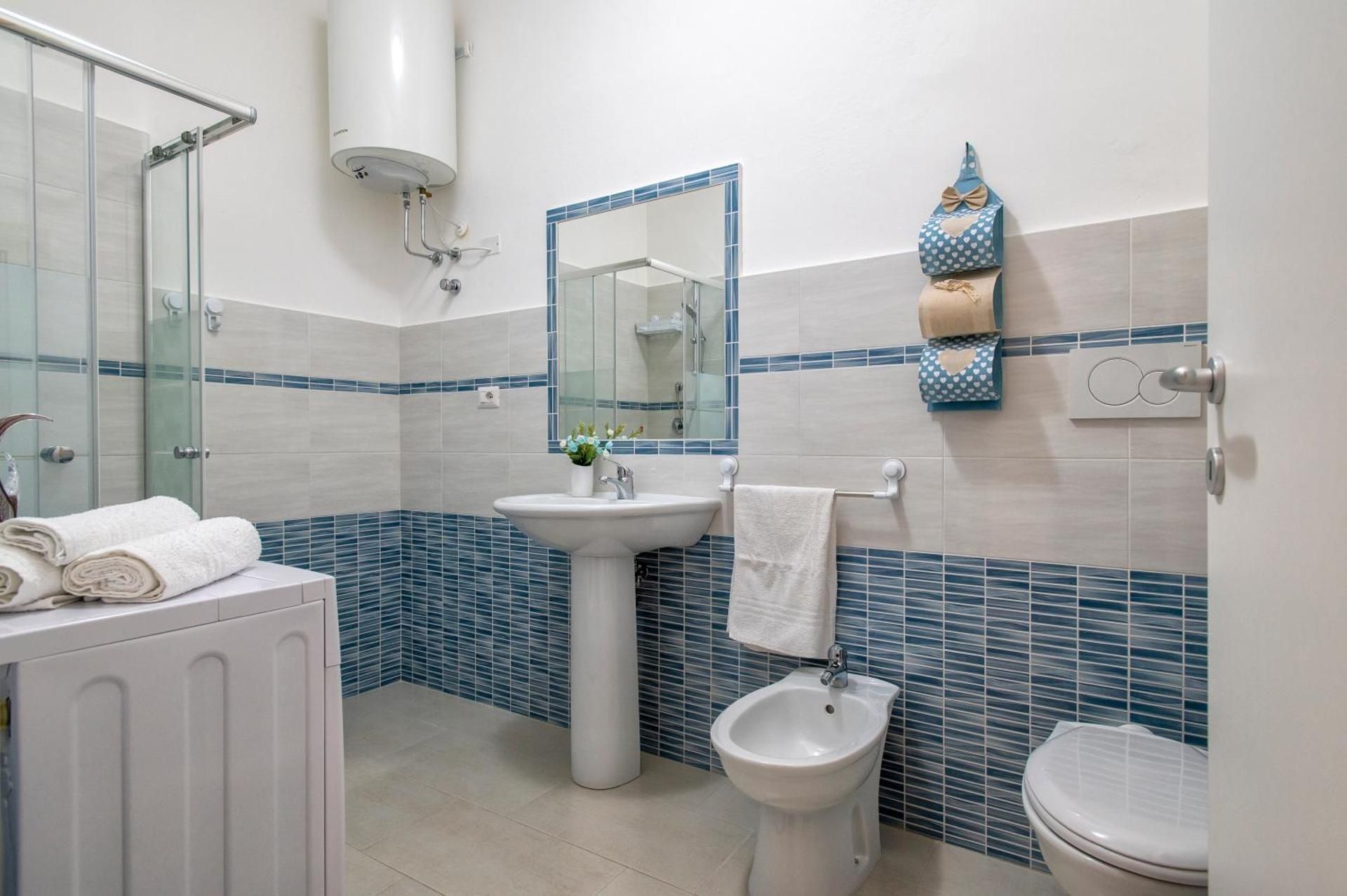 One-Bedroom Apartment with Lateral Sea View - 2st Floor