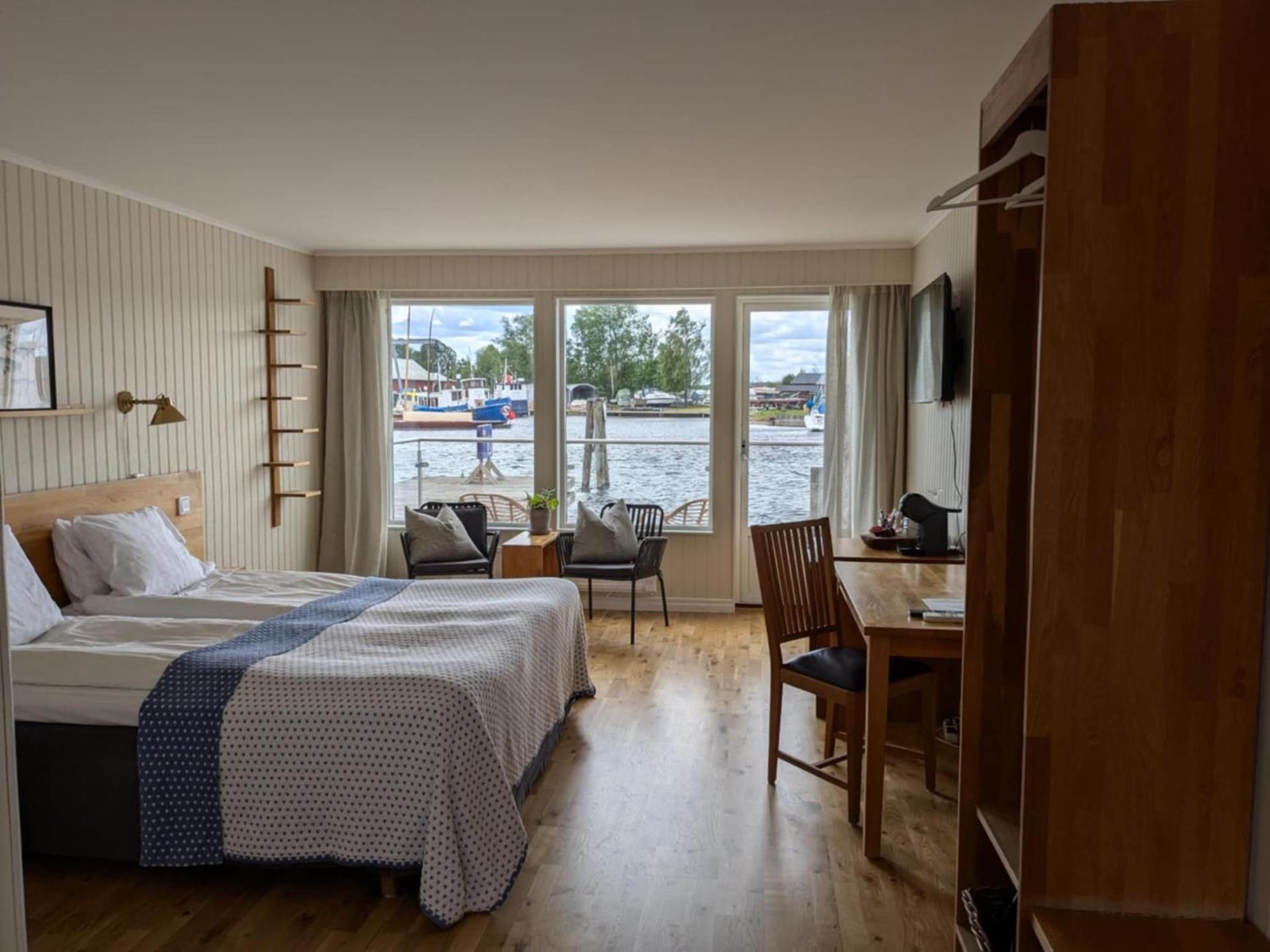 Double Room with Lake View