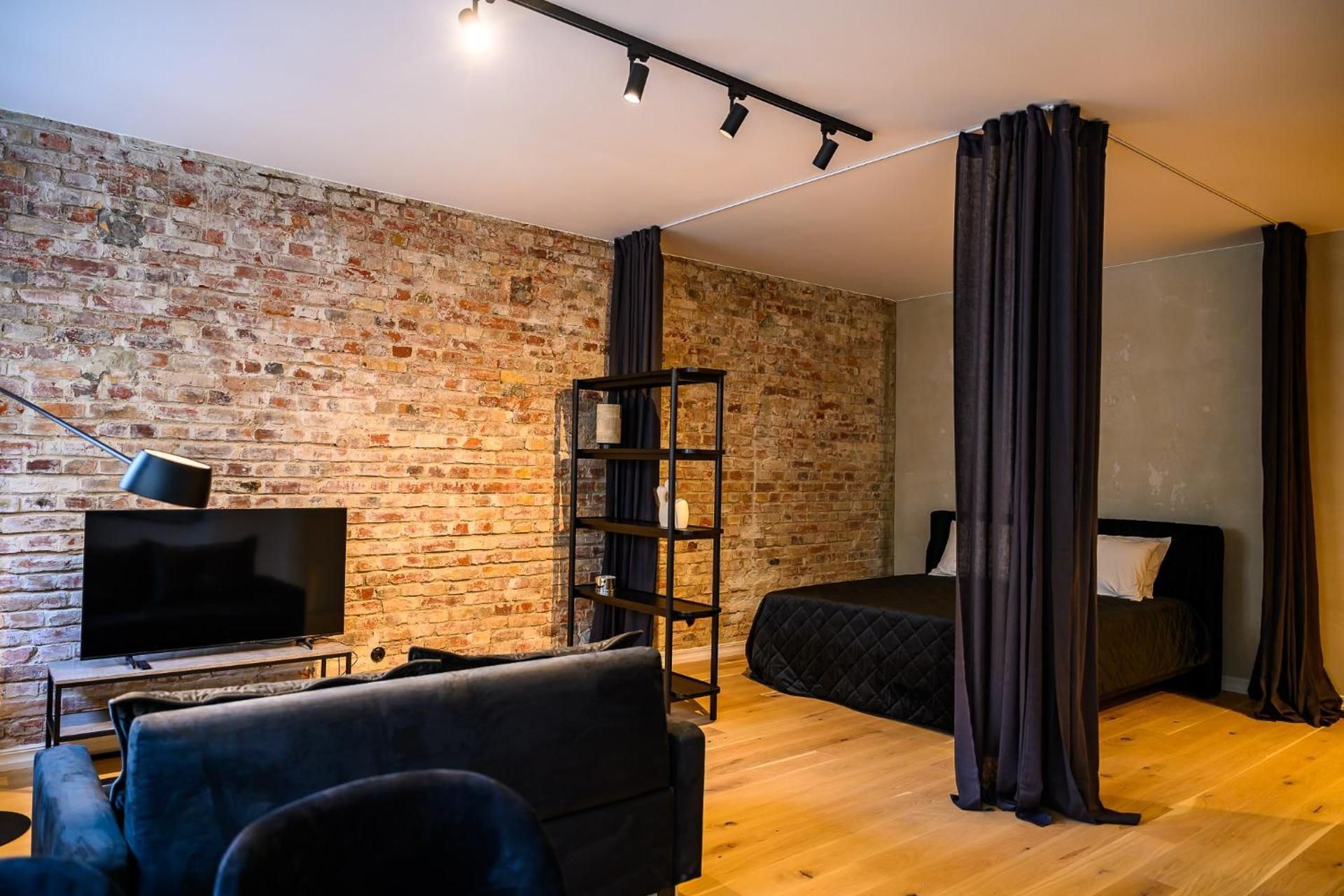Queen Studio