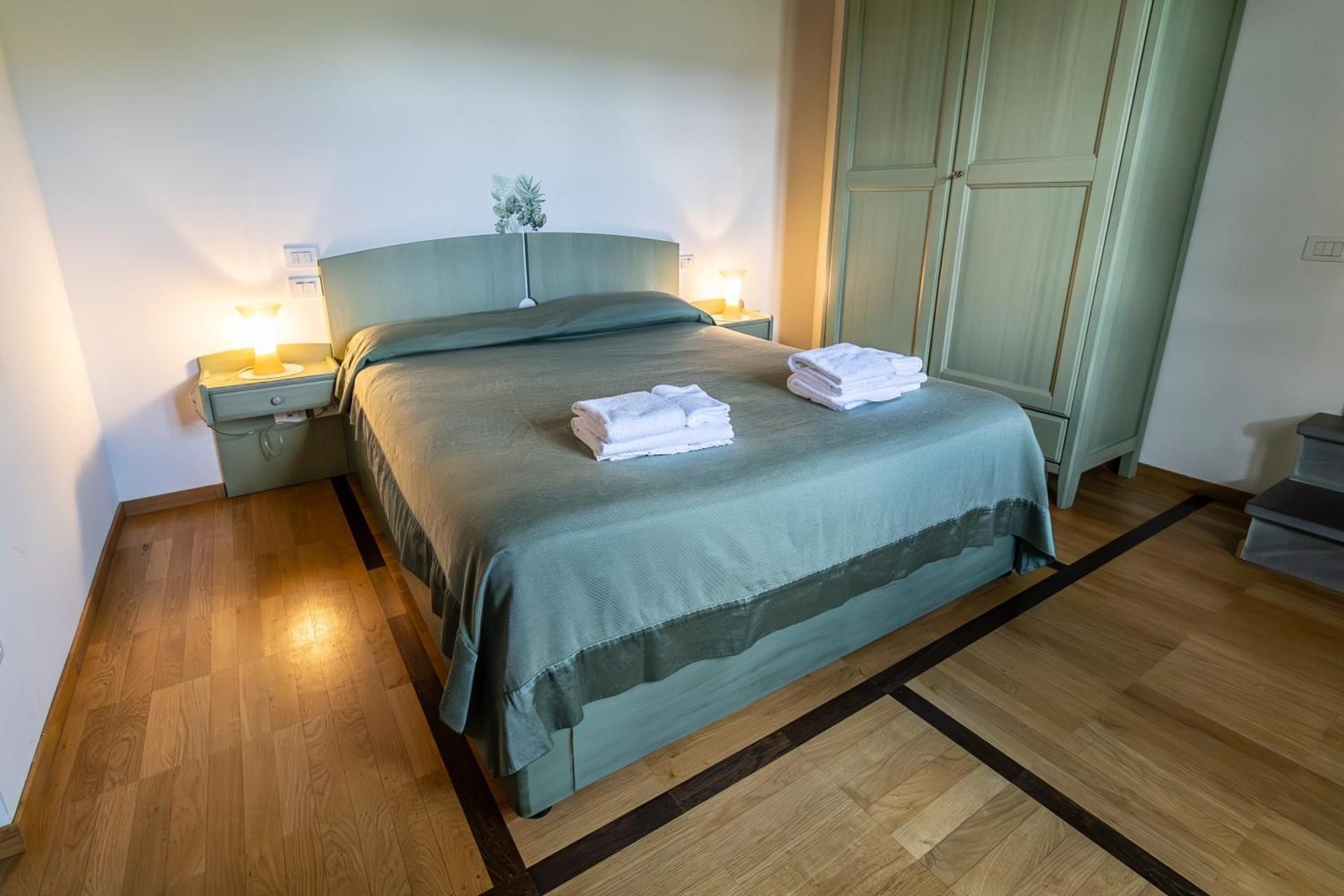 DELUXE APARTMENT