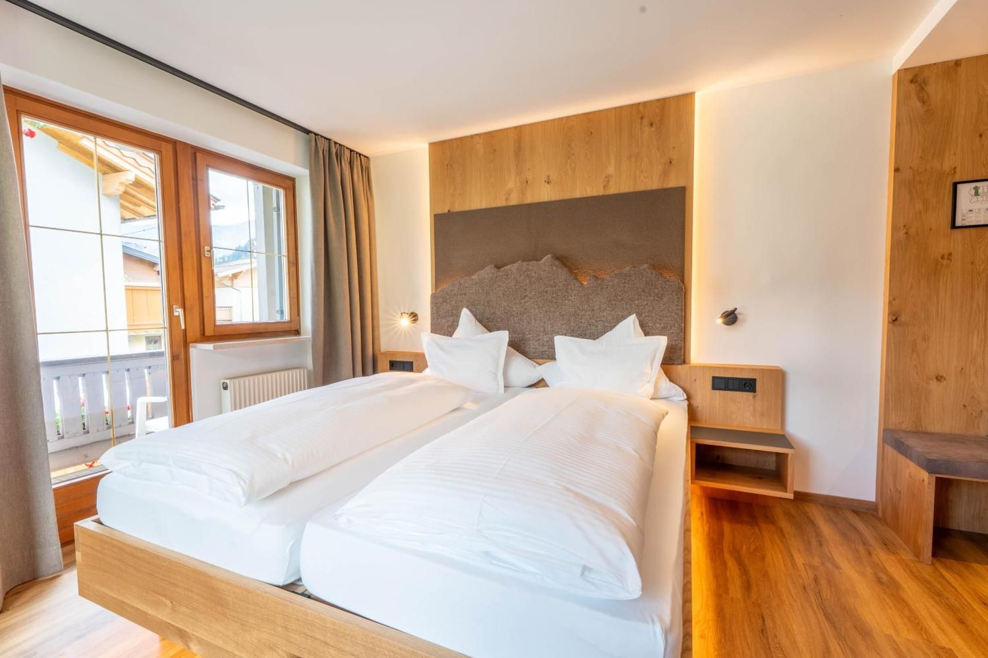 Deluxe Double Room with Shower