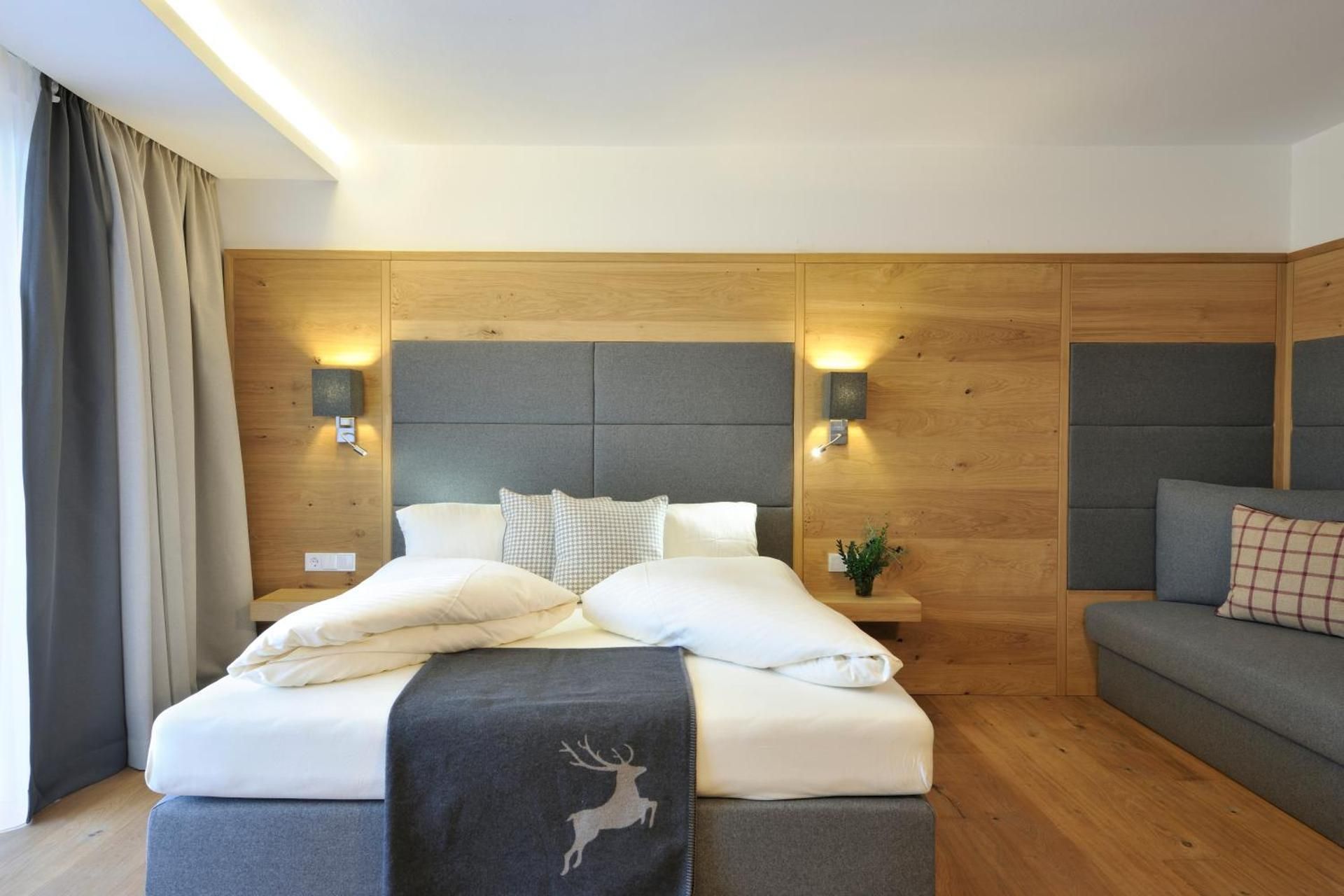 Superior One-Bedroom Apartment with Balcony
