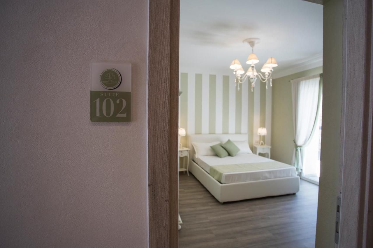 Suite with Garden View