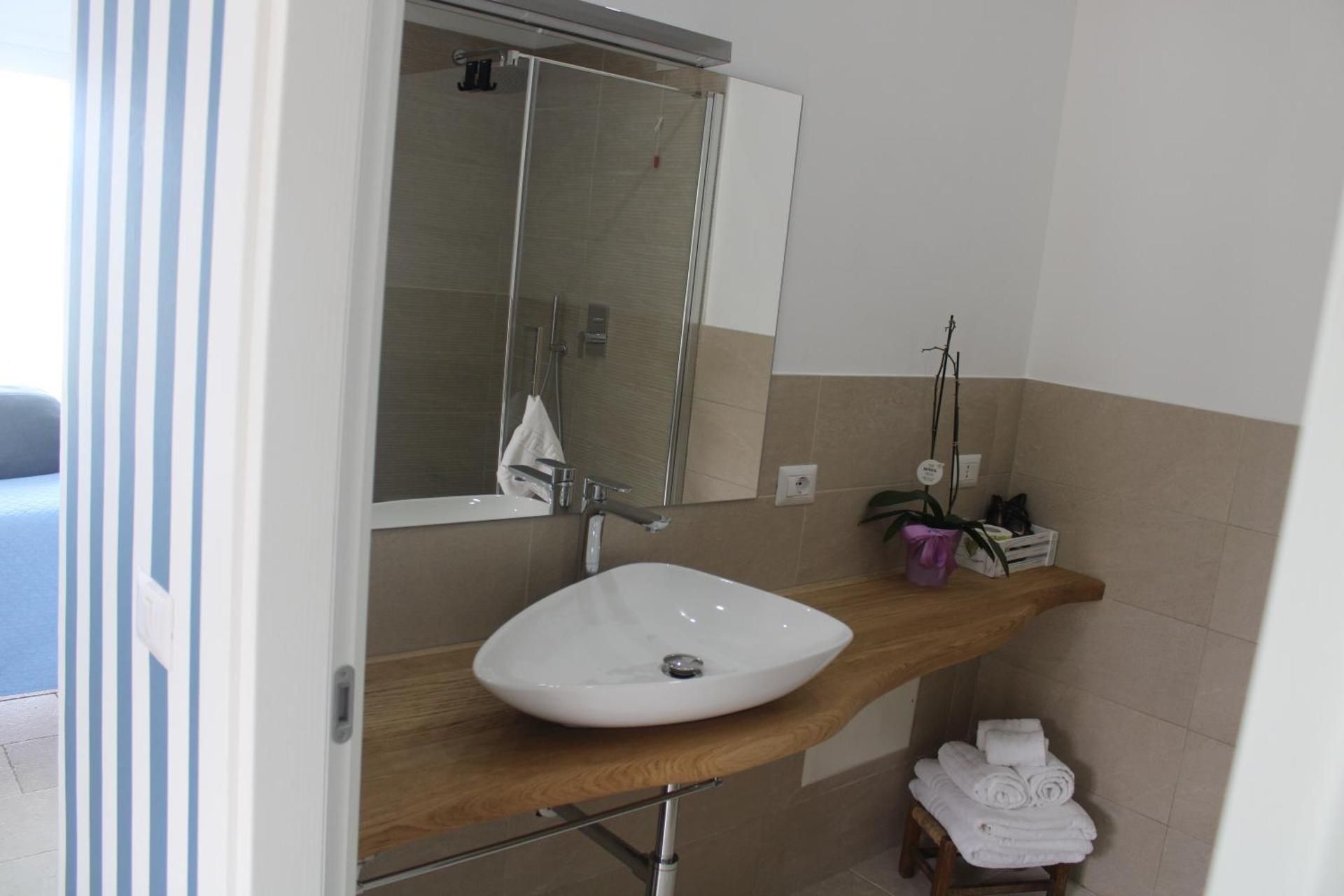 Double Room with Balcony and Sea View