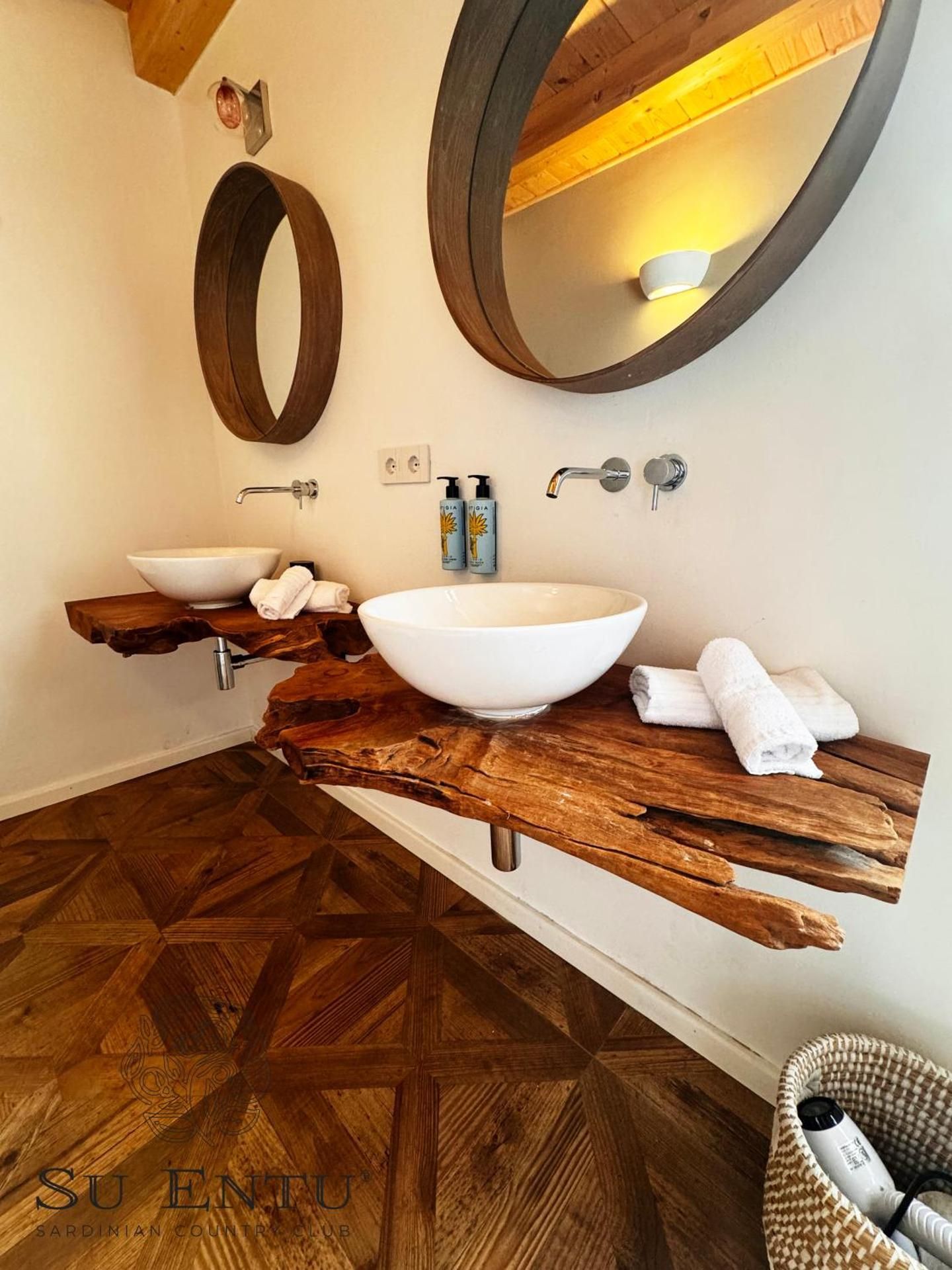 Suite on two levels