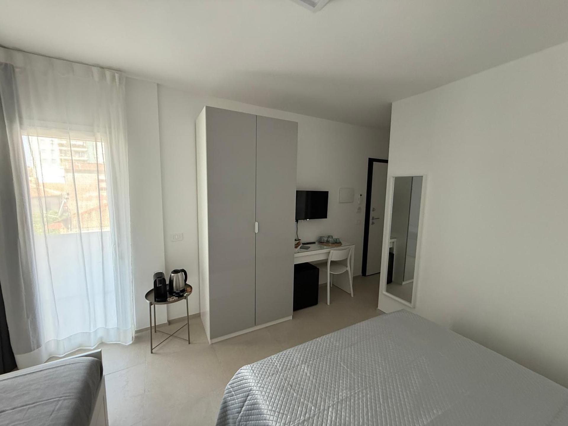 Deluxe Double Room (2 Adults + 1 Child)