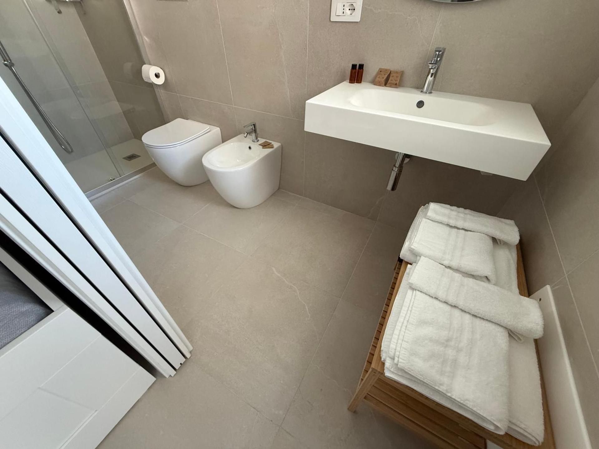Deluxe Double Room (2 Adults + 1 Child)