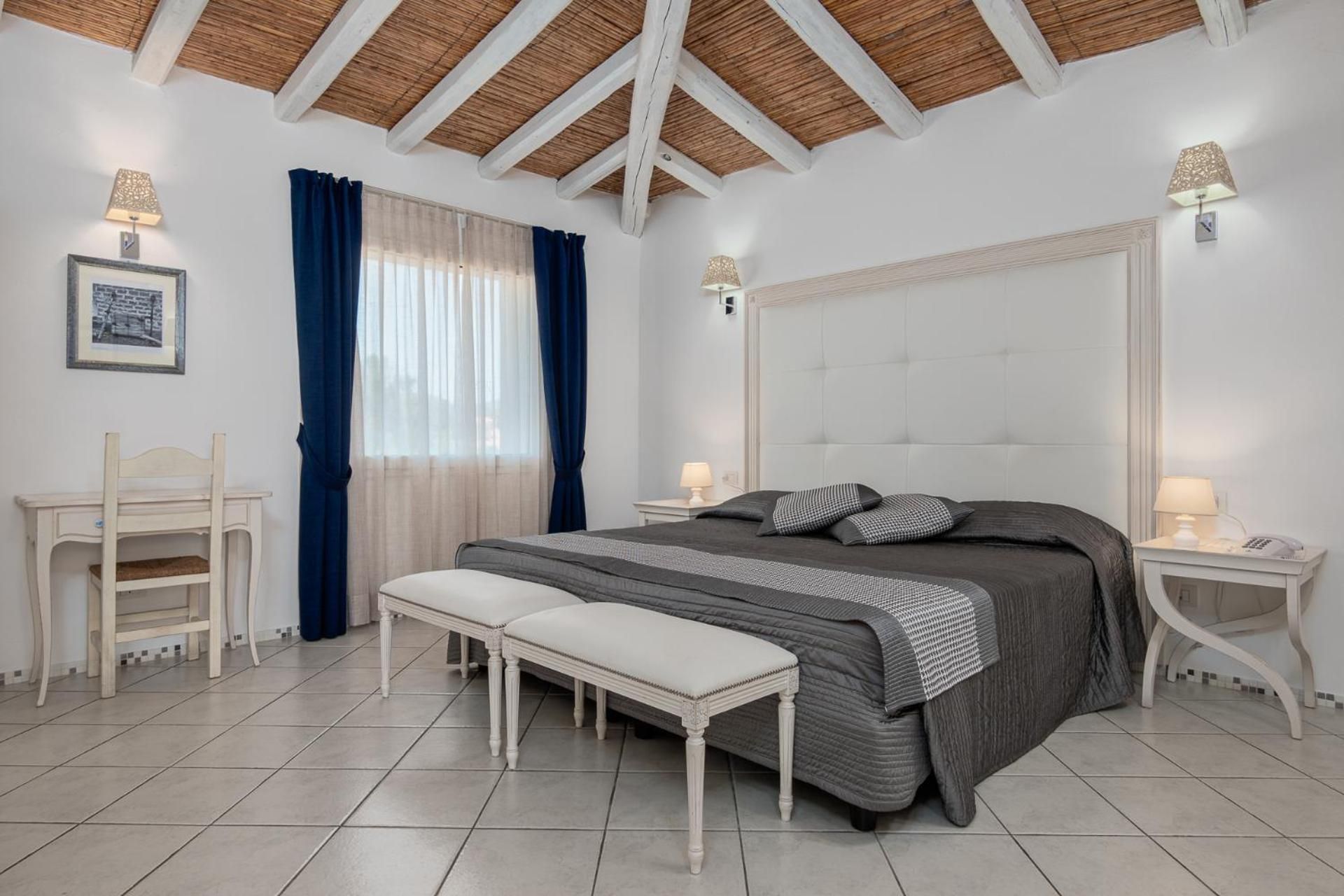 Honeymoon Suite - Beach Package