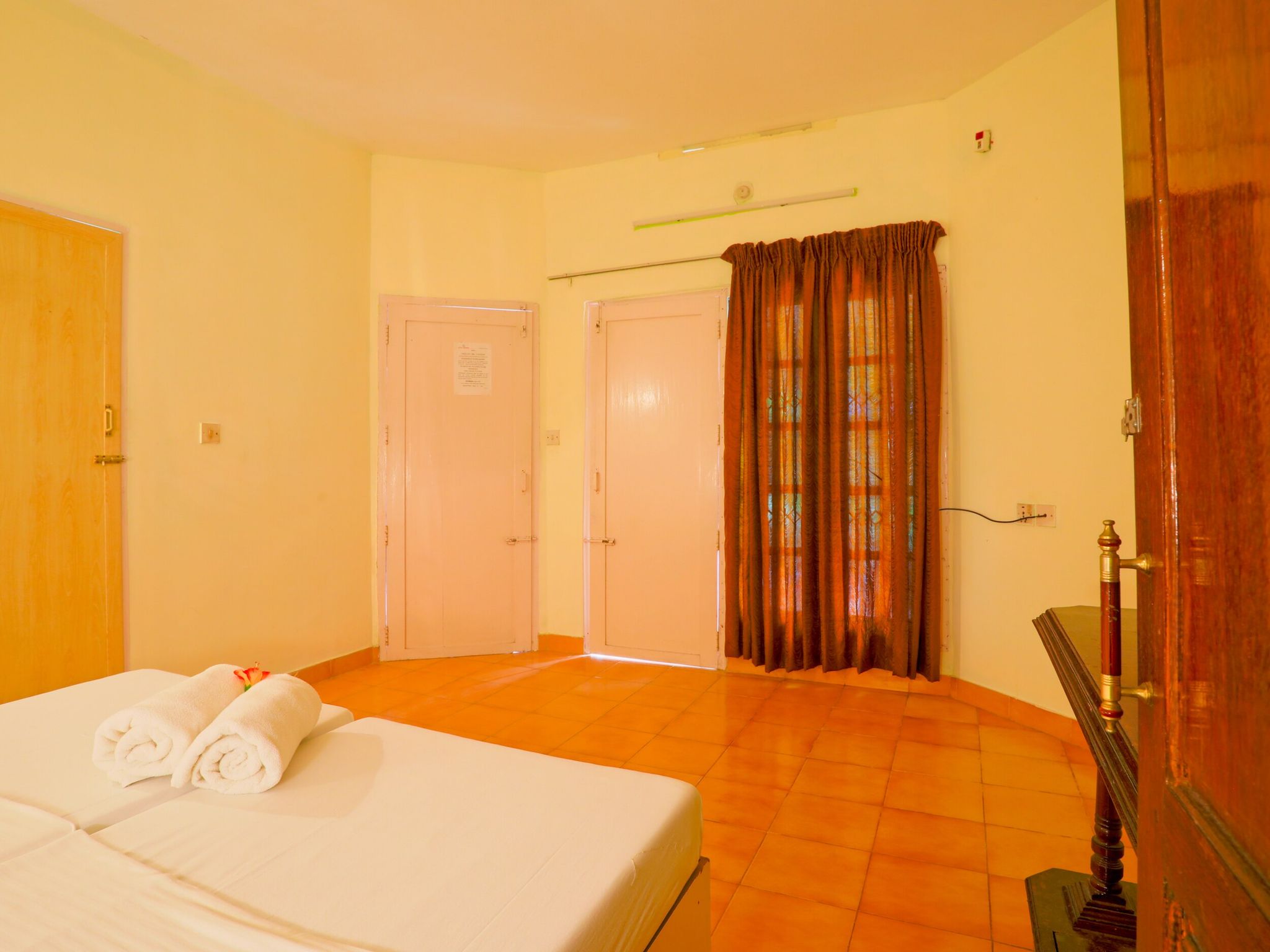 Hotel Thushara Economy Non A/c 4