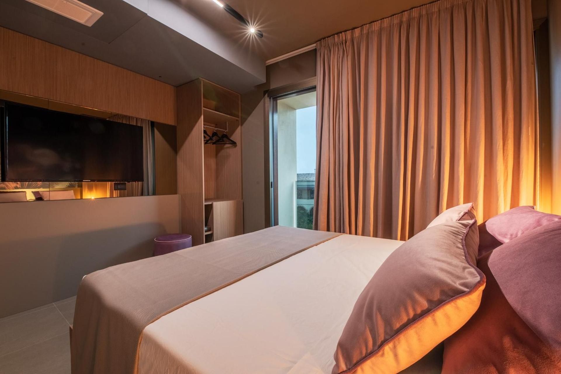 Deluxe Double Room with Balcony