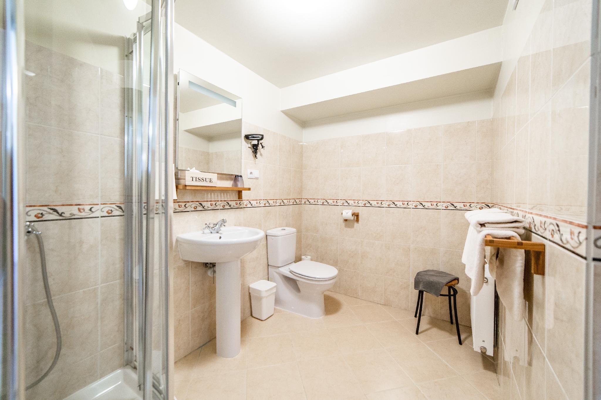 Romantic Suite with Balcony