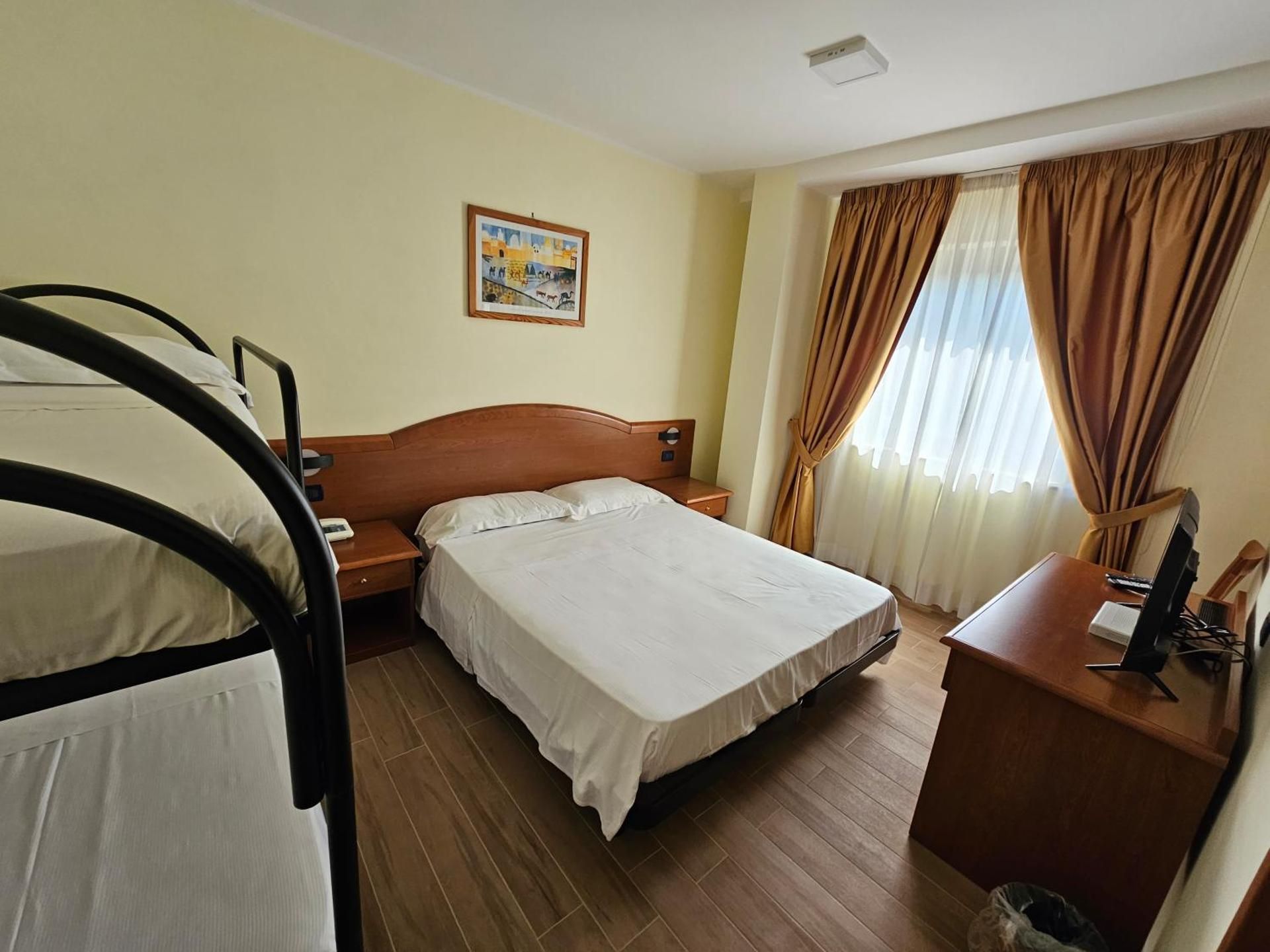 Classic Quadruple Room