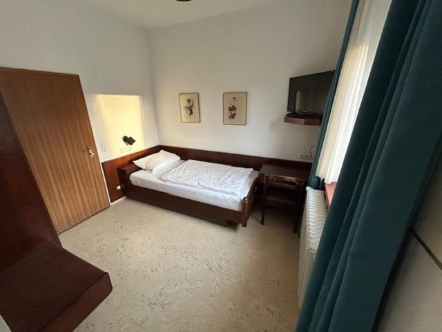 Single Room With Private Bathroom