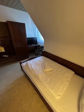 Single Room With Private Bathroom