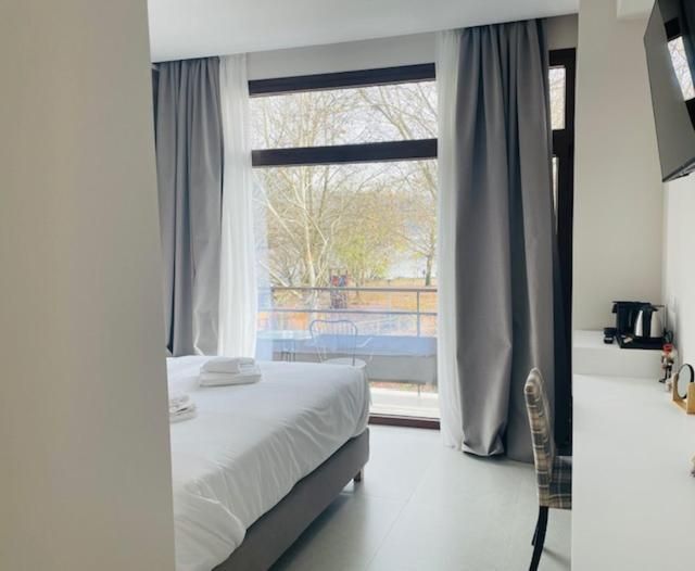 Double Room with Lake View