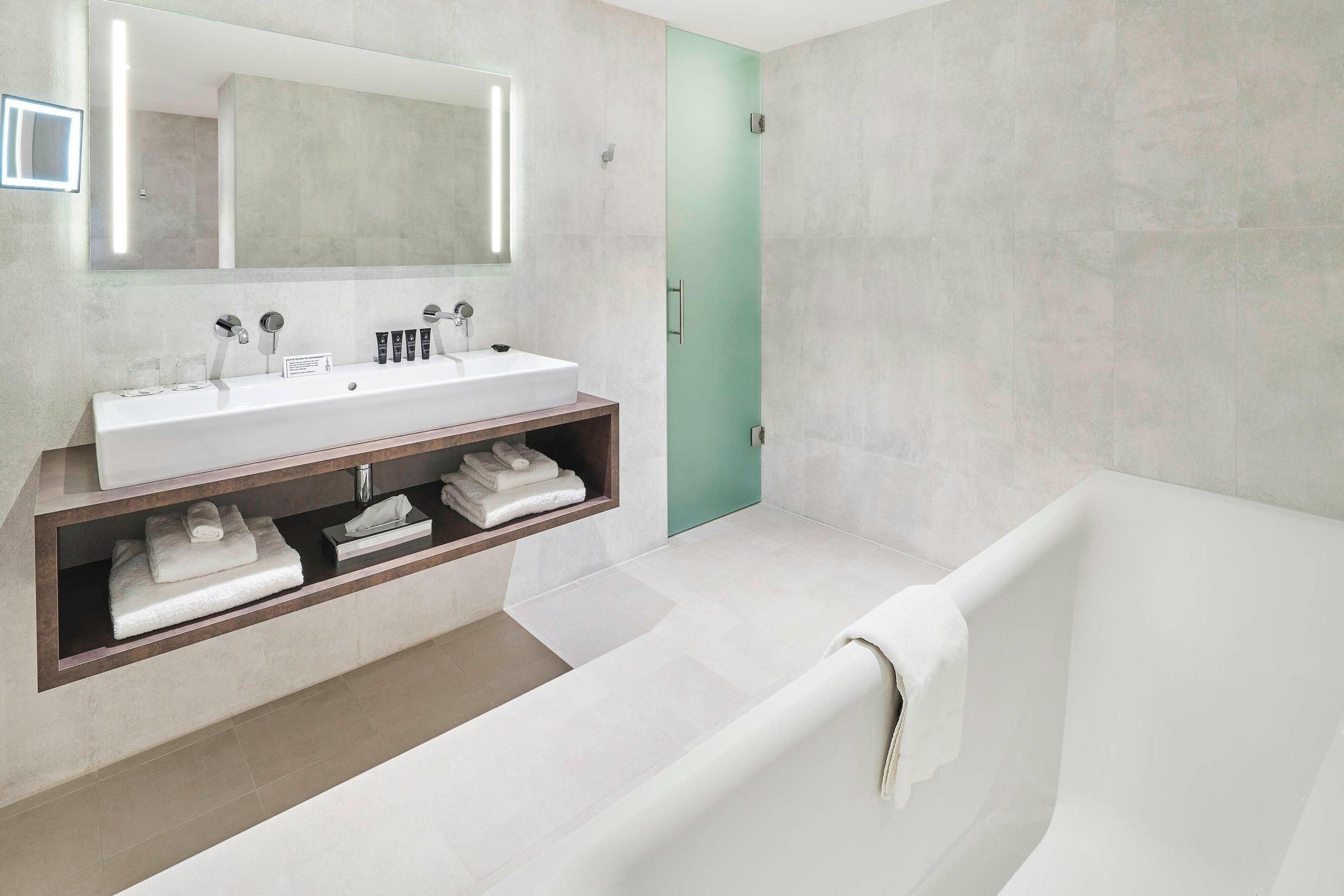 Panoramic Suite, Suite, 1 King, High floor