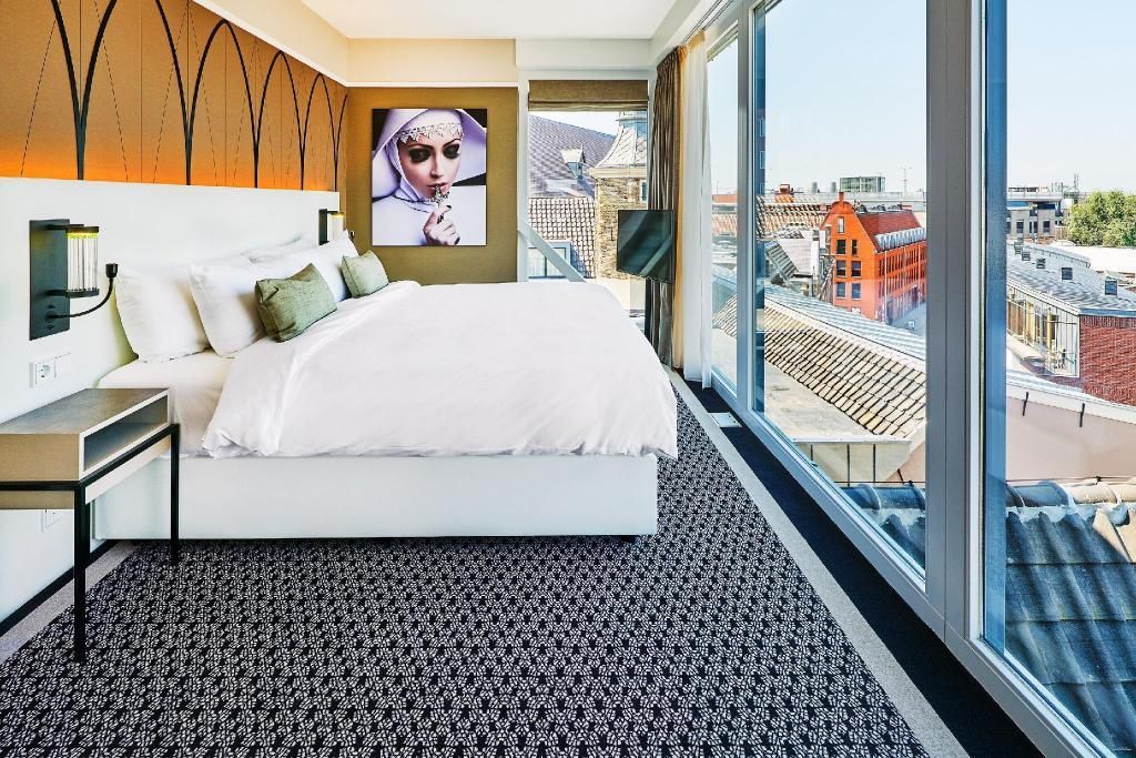 Panoramic King Suite - High Floor