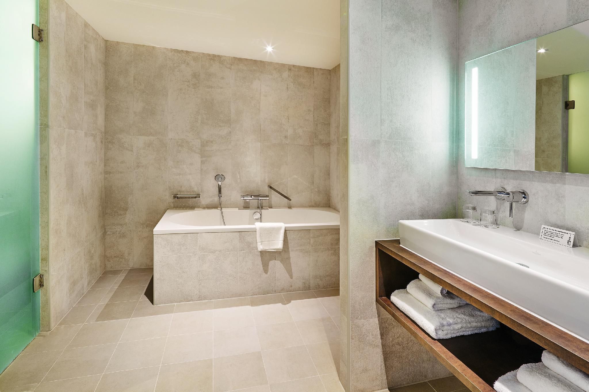 Hotel Nassau Breda, Autograph Collection Executive, Larger Guest room, 1 King 3