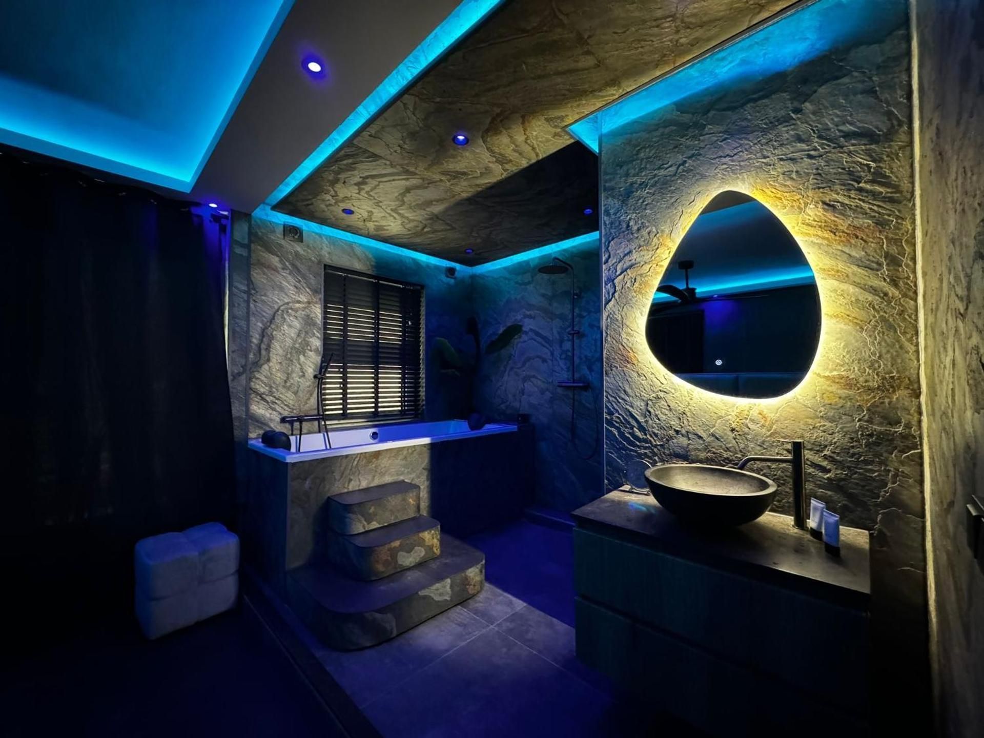 One-Bedroom Apartment S1