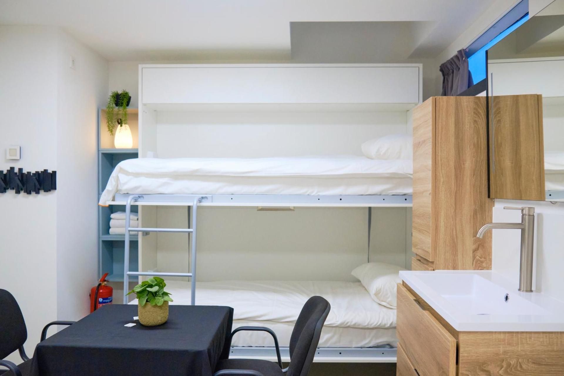 De Coaster & Aquarium Ponton Quadruple Room with Shared Bathroom 2