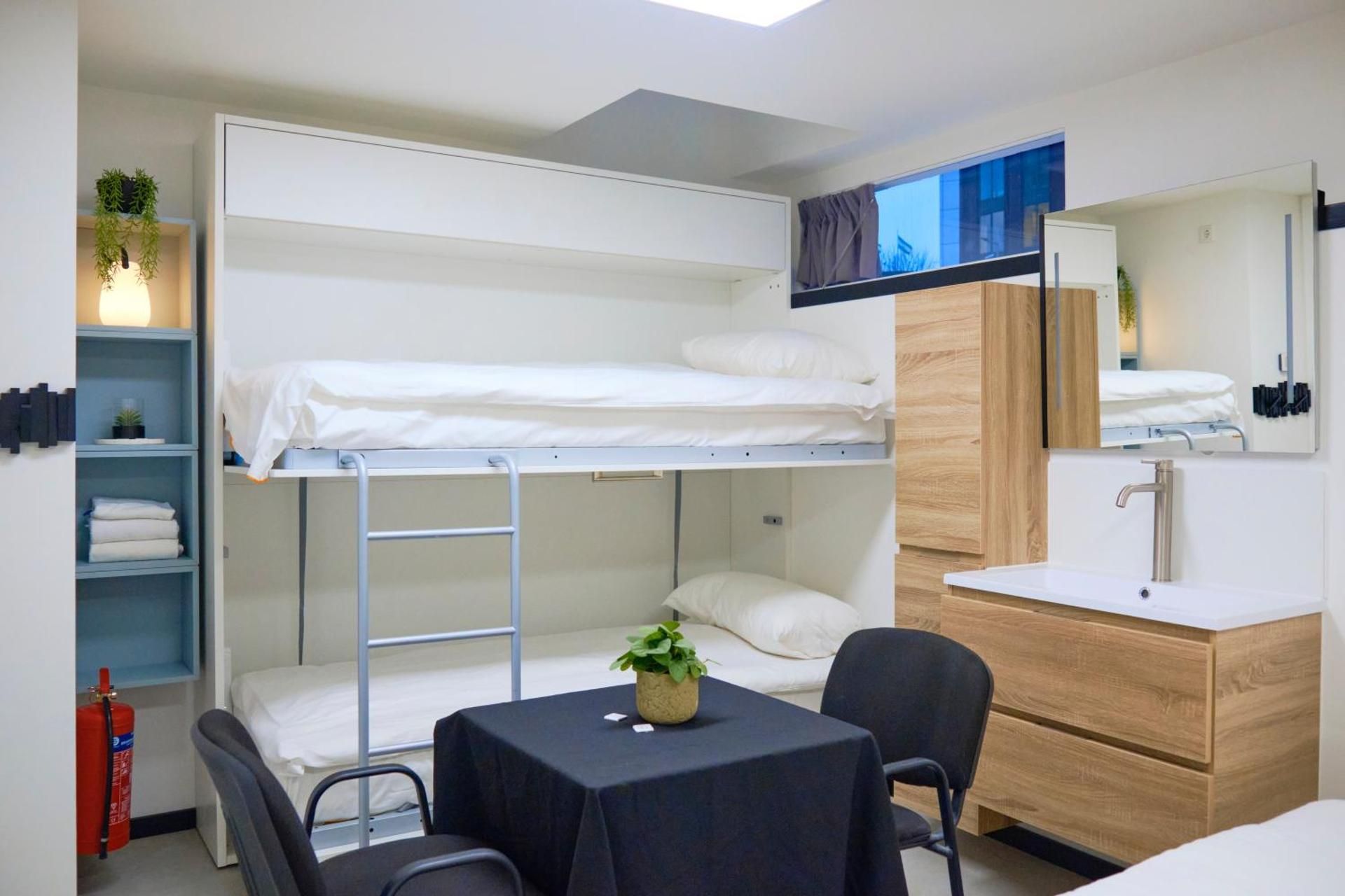 De Coaster & Aquarium Ponton Quadruple Room with Shared Bathroom