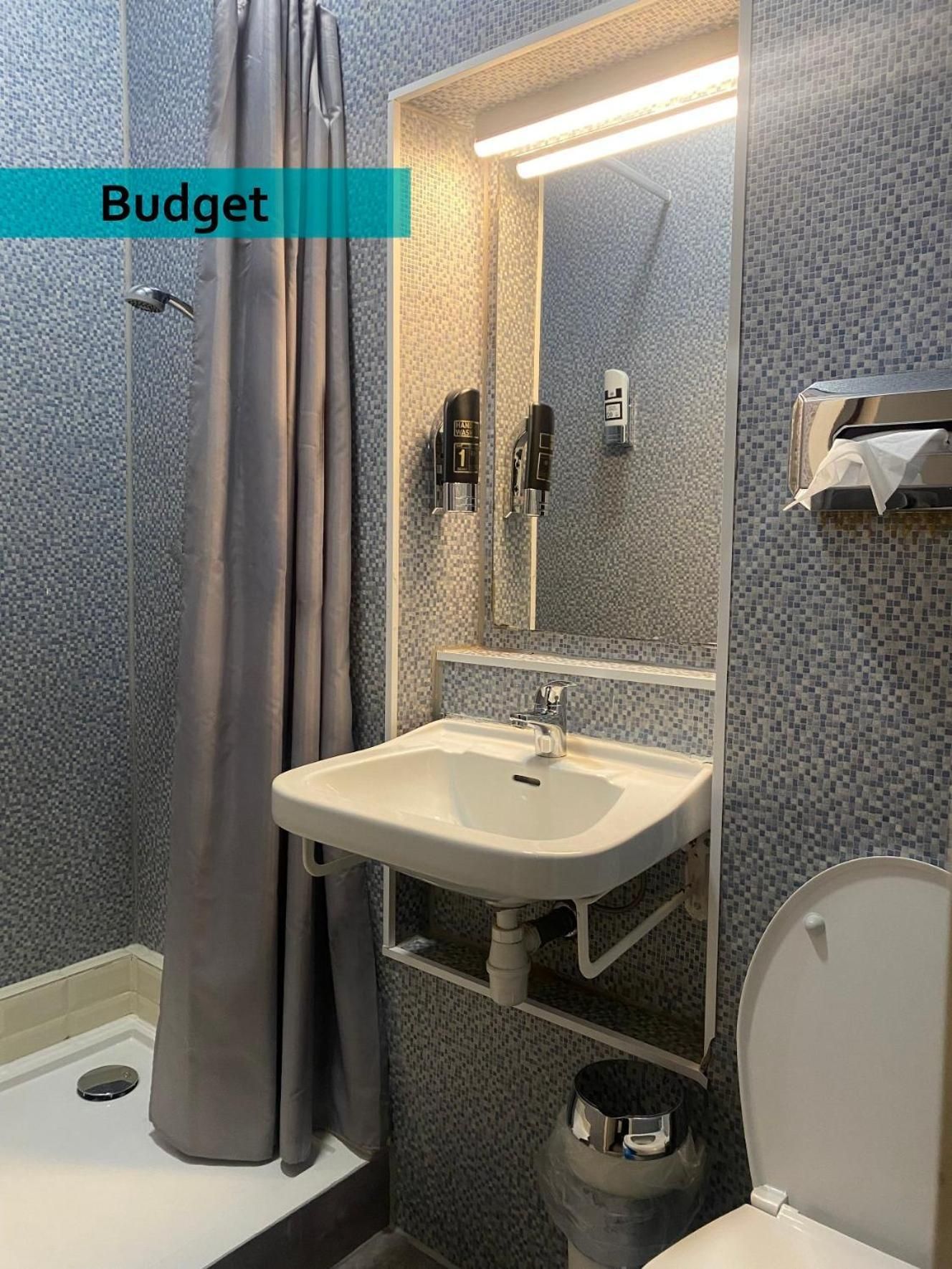 Budget Triple Room with Shower