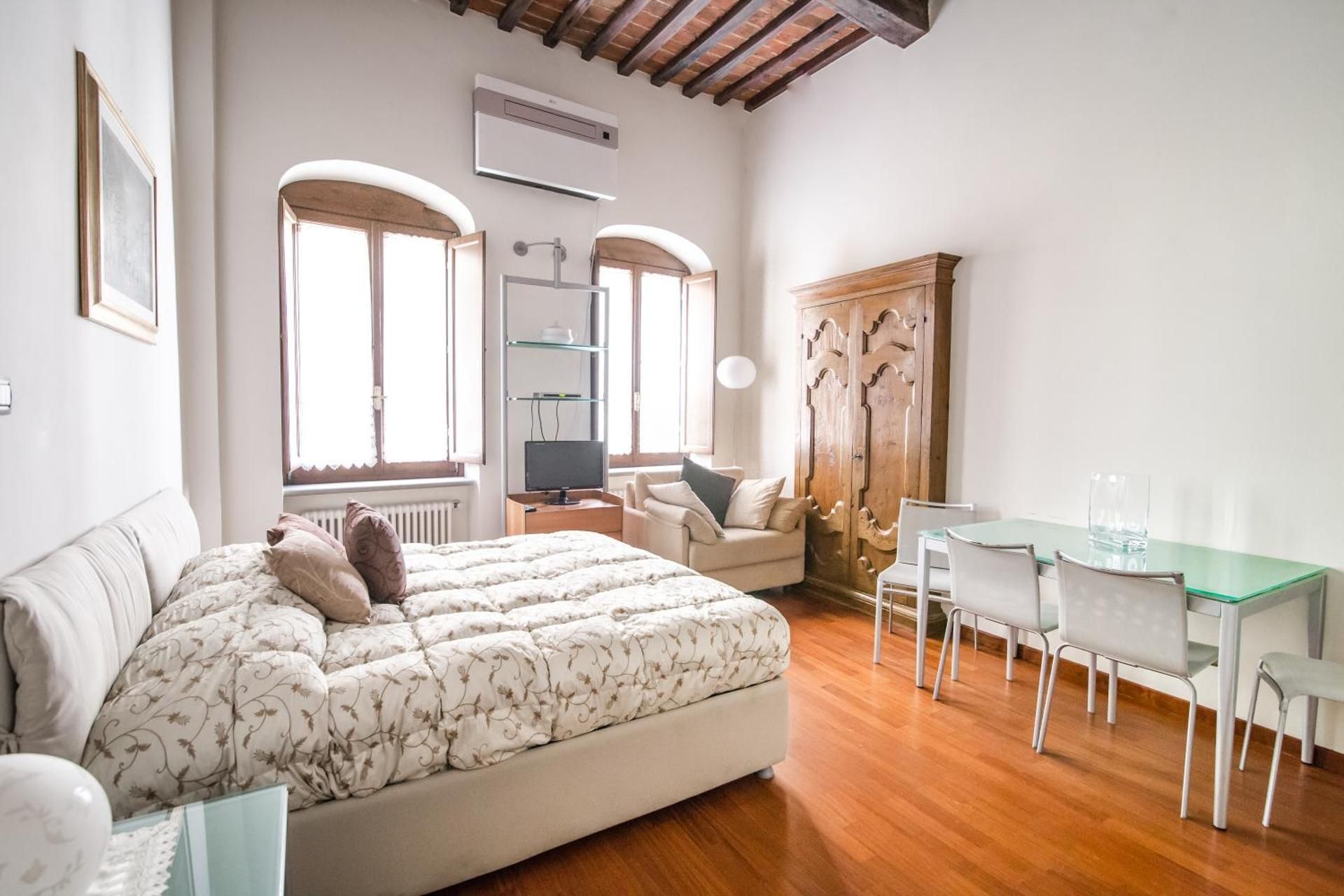 Junior Suite with City View