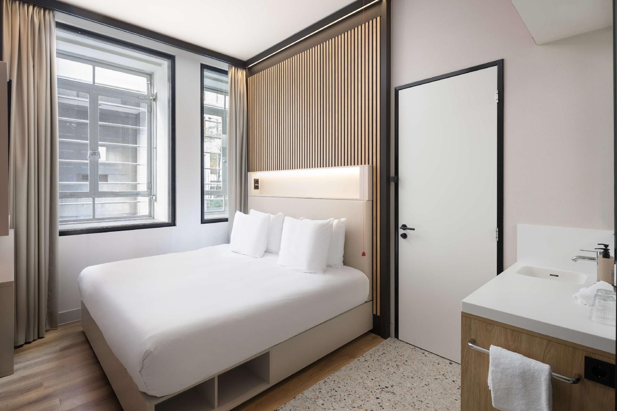 King Accessible Room 